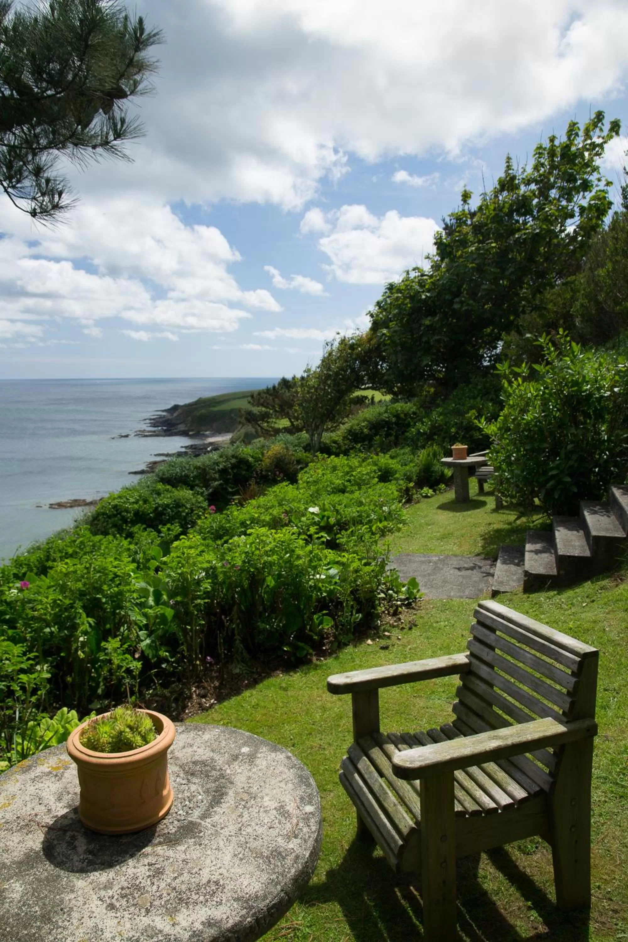 Garden in Driftwood B&B