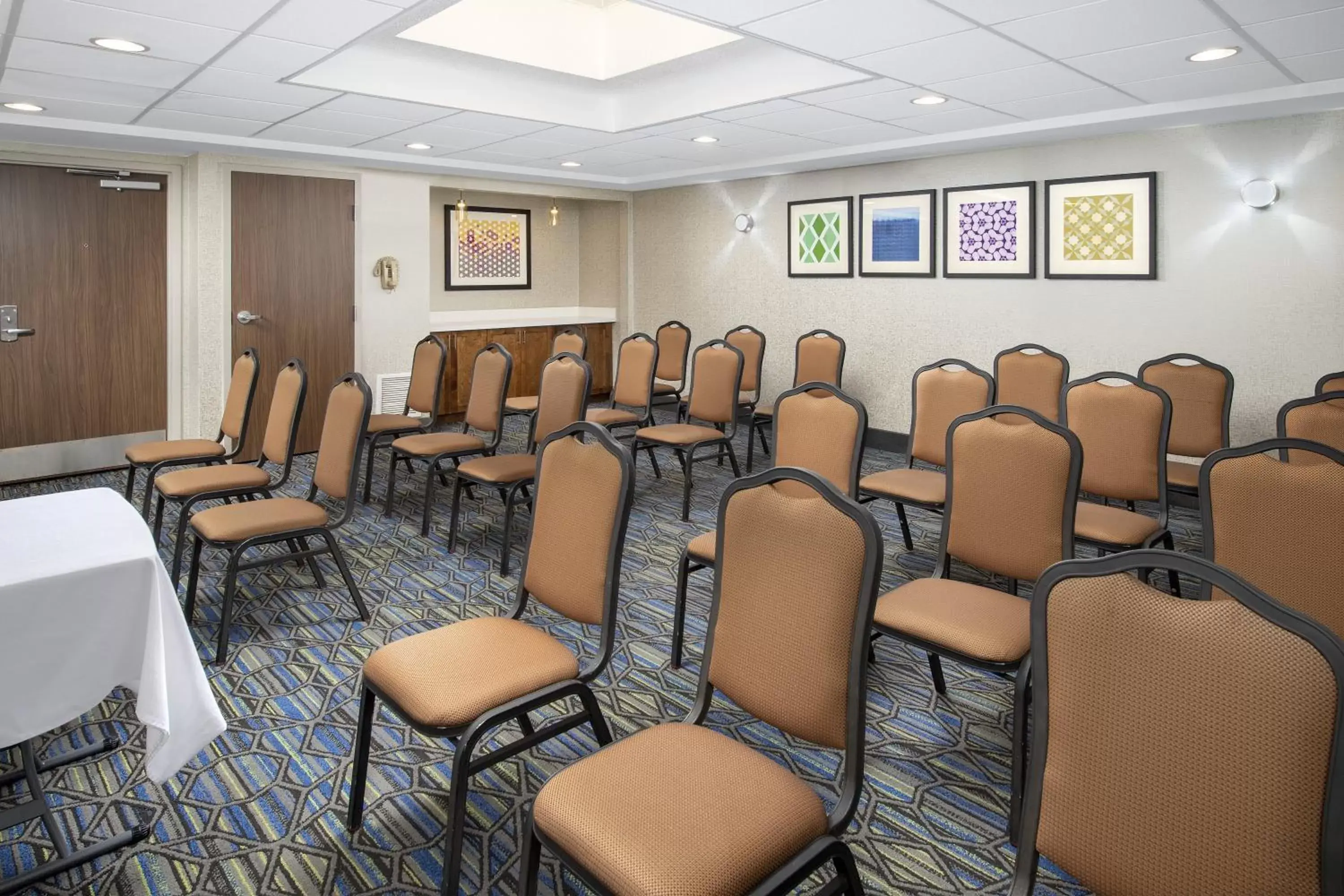 Meeting/conference room in Holiday Inn Express Saugus Logan Airport, an IHG hotel