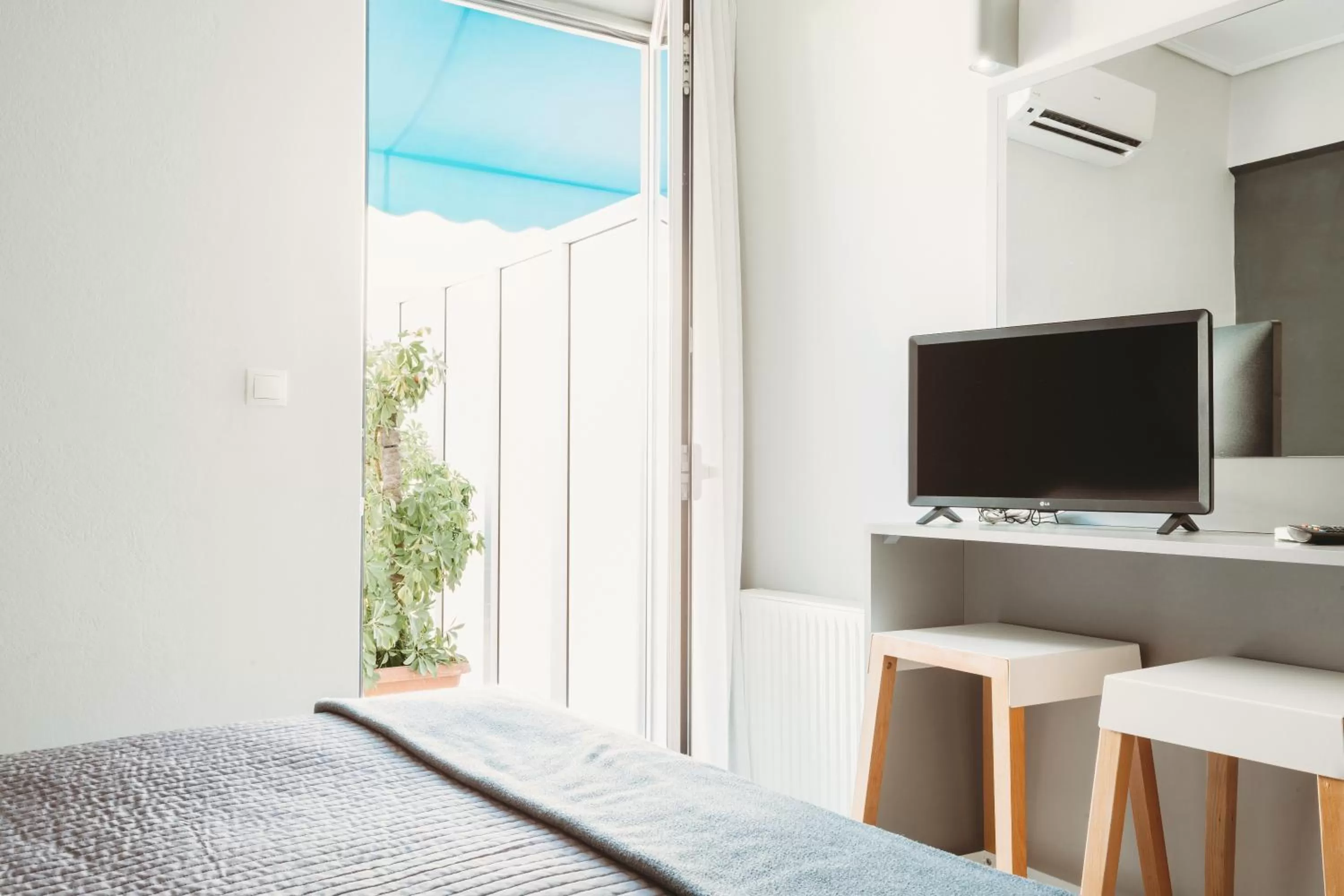 TV and multimedia, Bed in Athens Studios