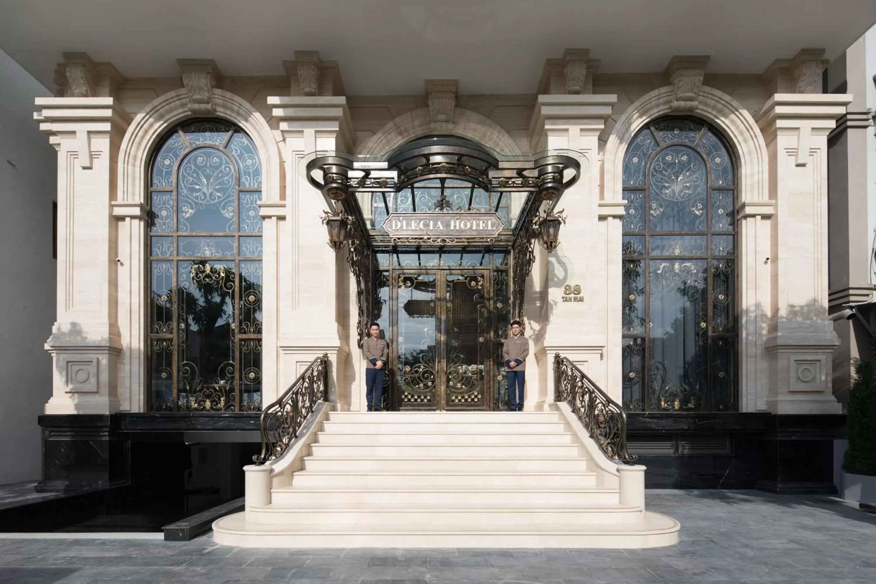 Facade/entrance in D'Lecia Ha Long Hotel Facade/entrance in D'Lecia Ha Long Hotel