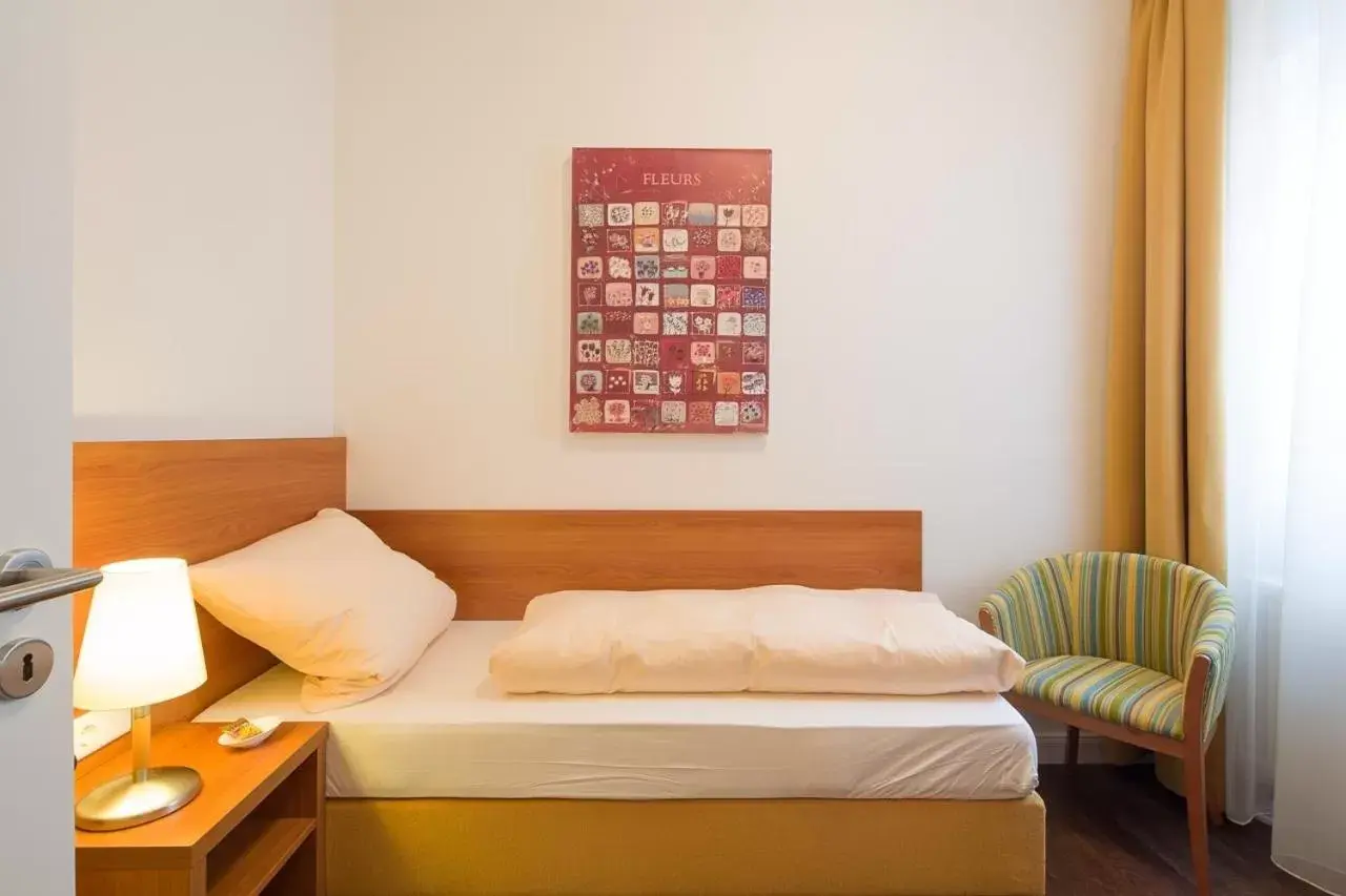 Deluxe Triple Room in Hotel Pilgrimhaus Deluxe Triple Room in Hotel Pilgrimhaus