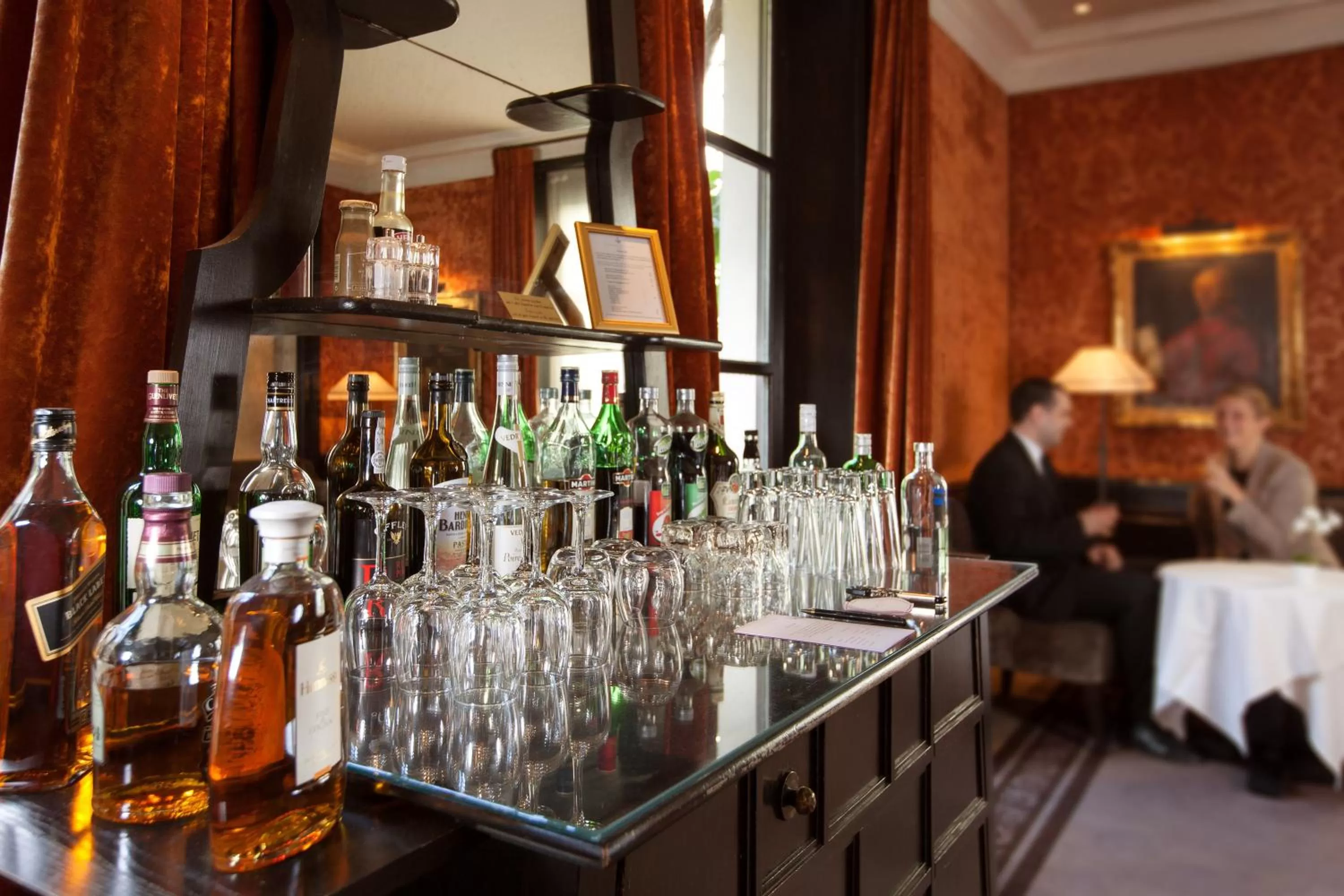 Lounge or bar in Le Pavillon de la Reine & Spa, Place des Vosges