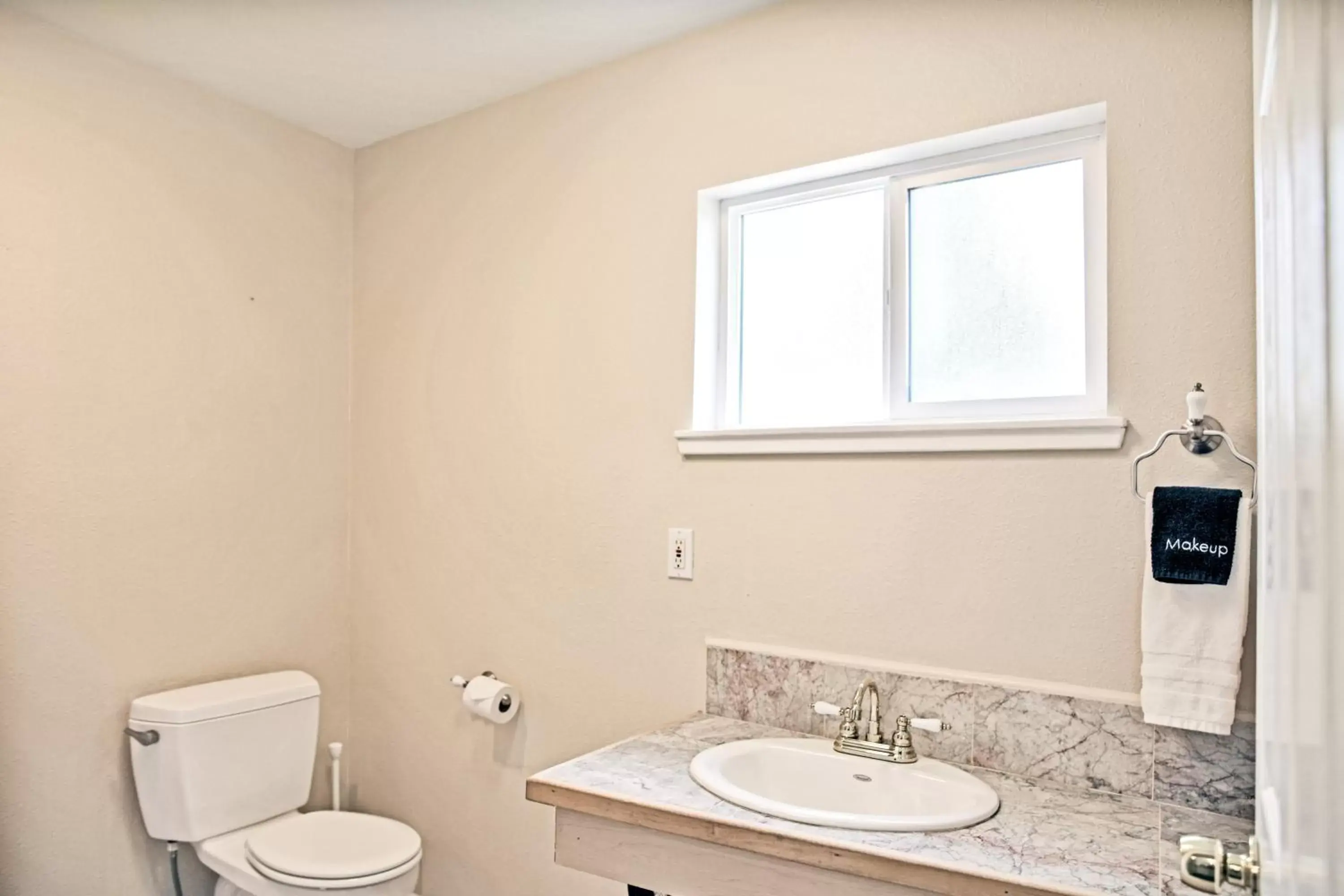 Bathroom in Sierra Mountain Inn