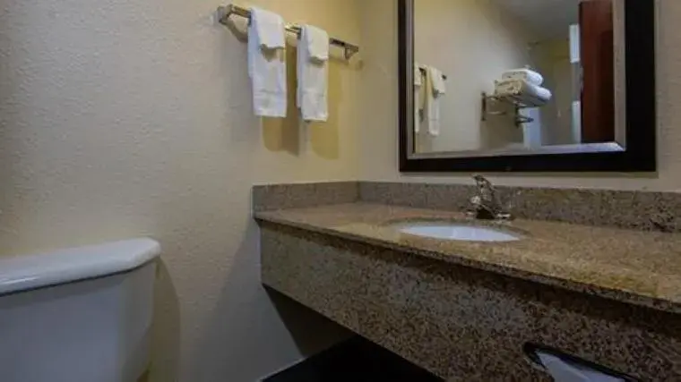 Bathroom in Best Western Plus Huntersville Inn & Suites Near Lake Norman