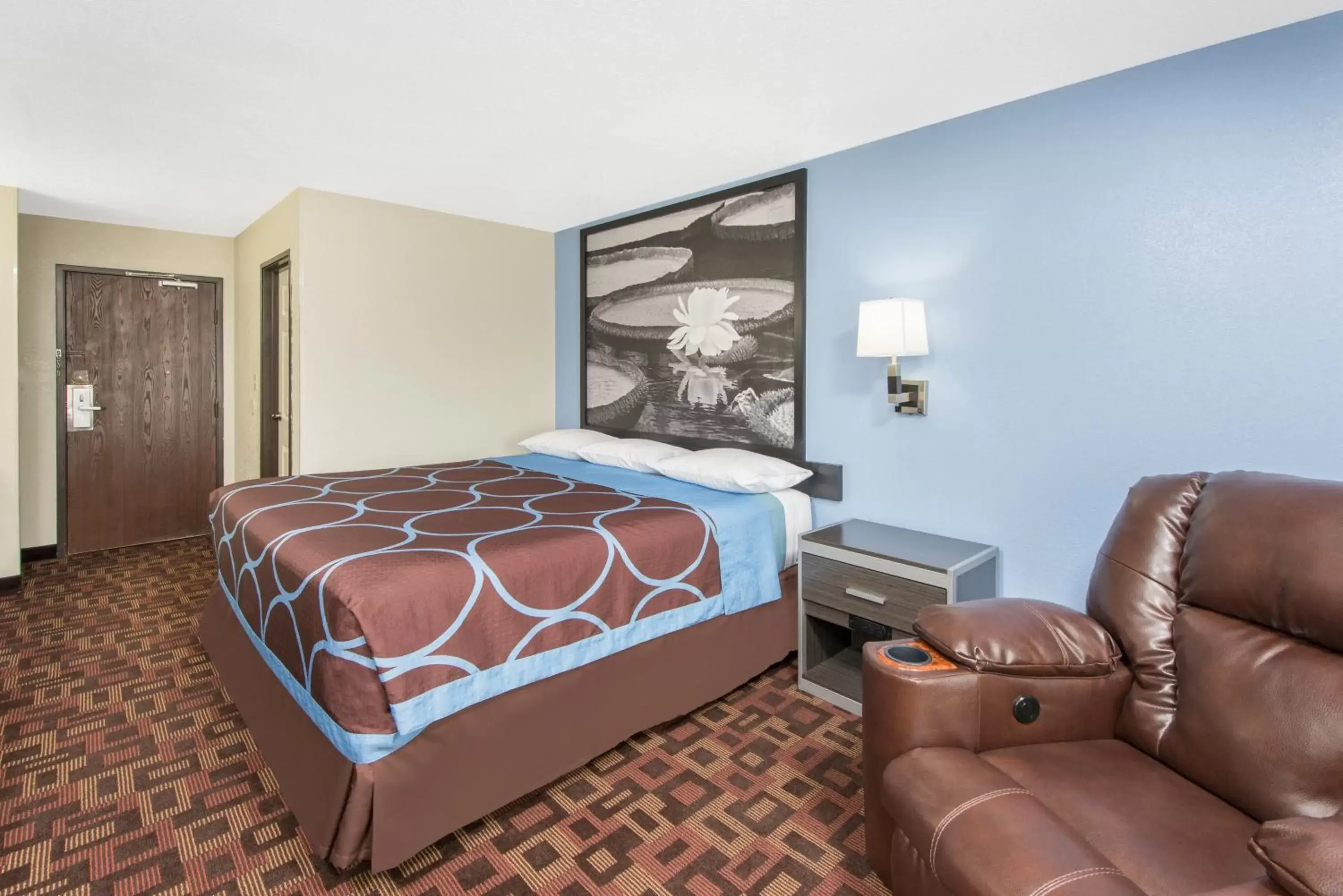 Bed in Super 8 by Wyndham Moberly MO