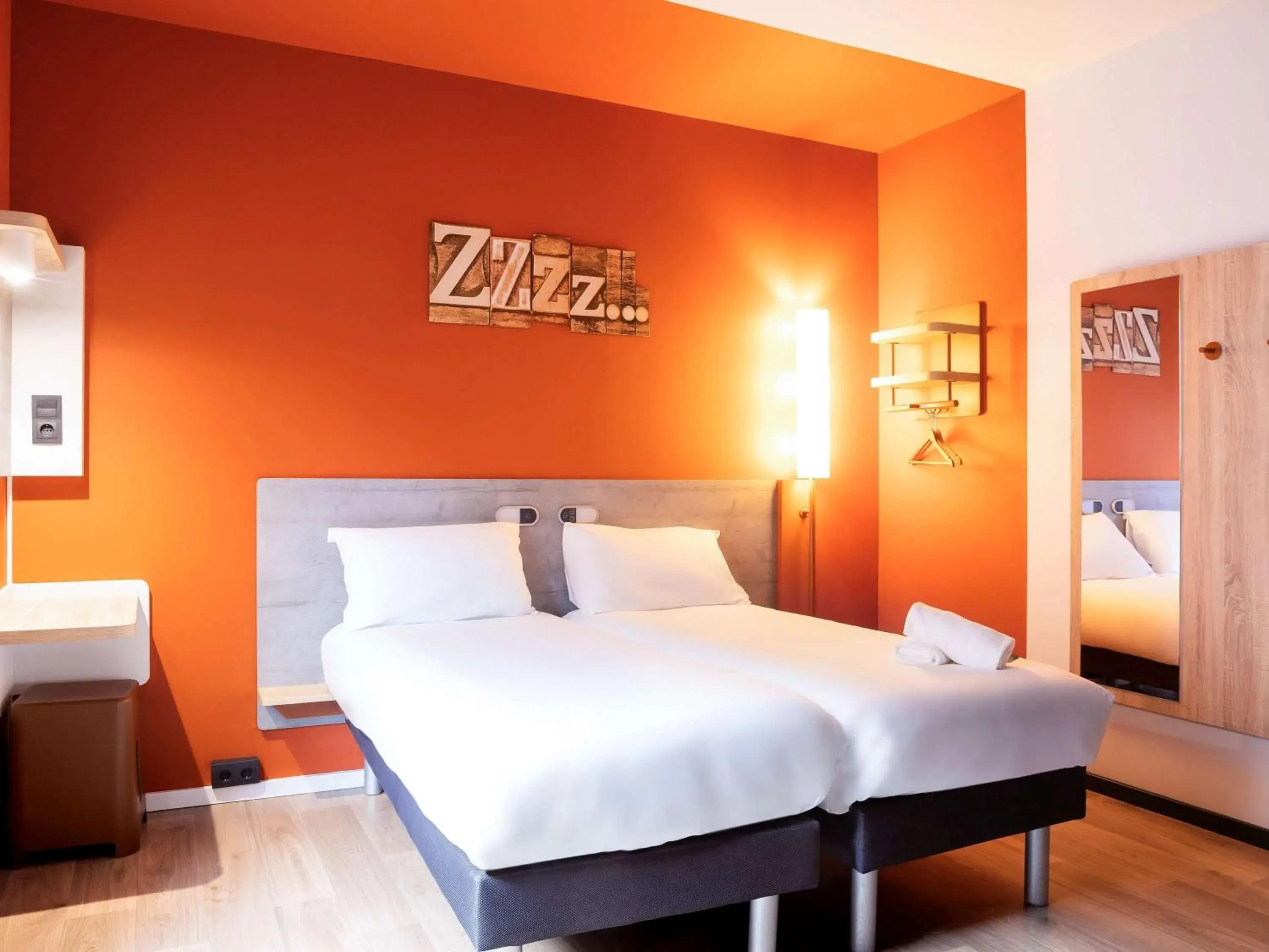 Room - Accessible One Bed in ibis budget Bilbao City Room - Accessible One Bed in ibis budget Bilbao City