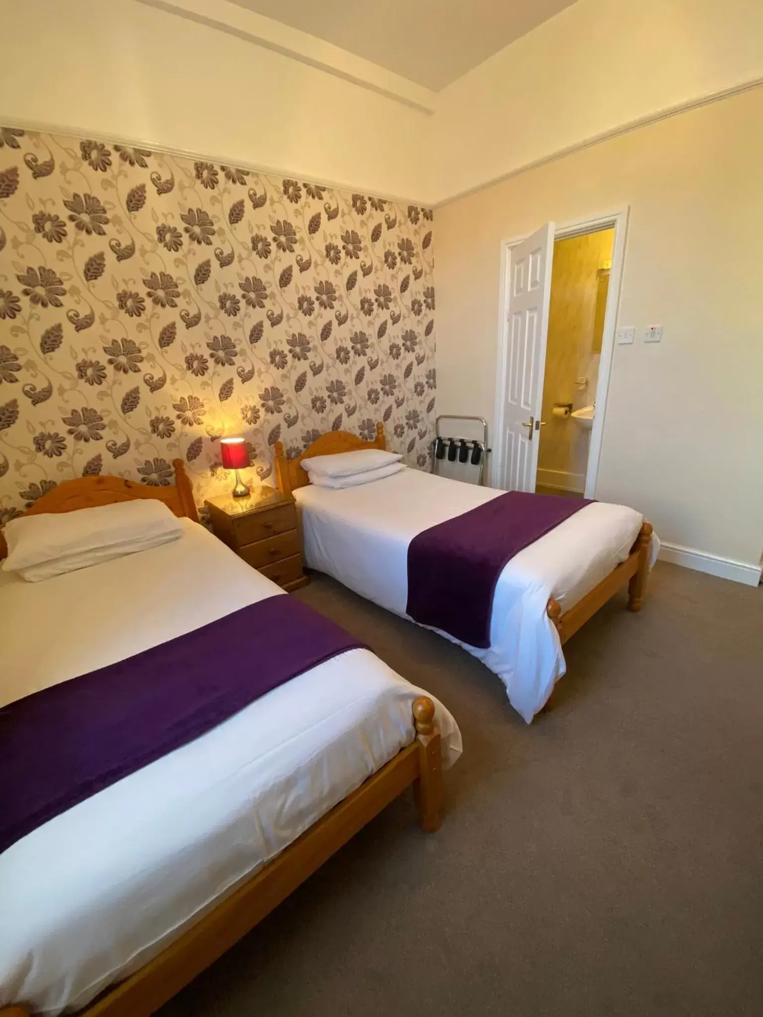 Photo of the whole room, Bed in Paignton Court