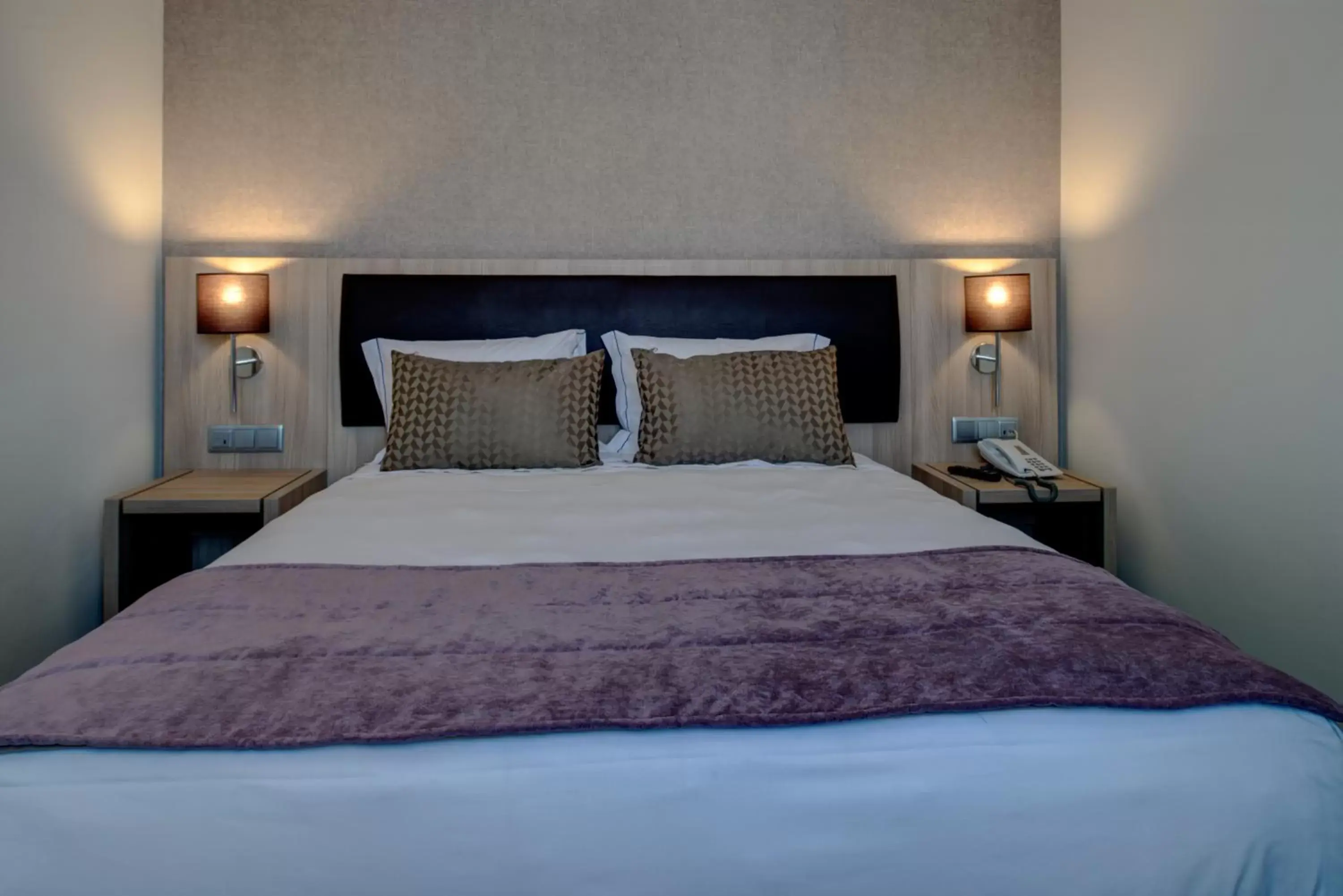 Bed in VIP Inn Berna Hotel Bed in VIP Inn Berna Hotel