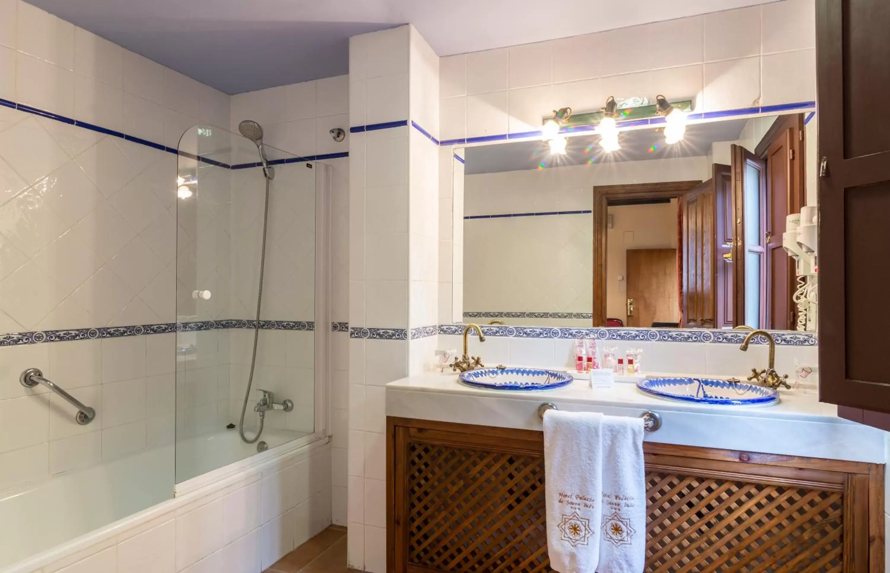 Bathroom in Palacio de Santa Inés