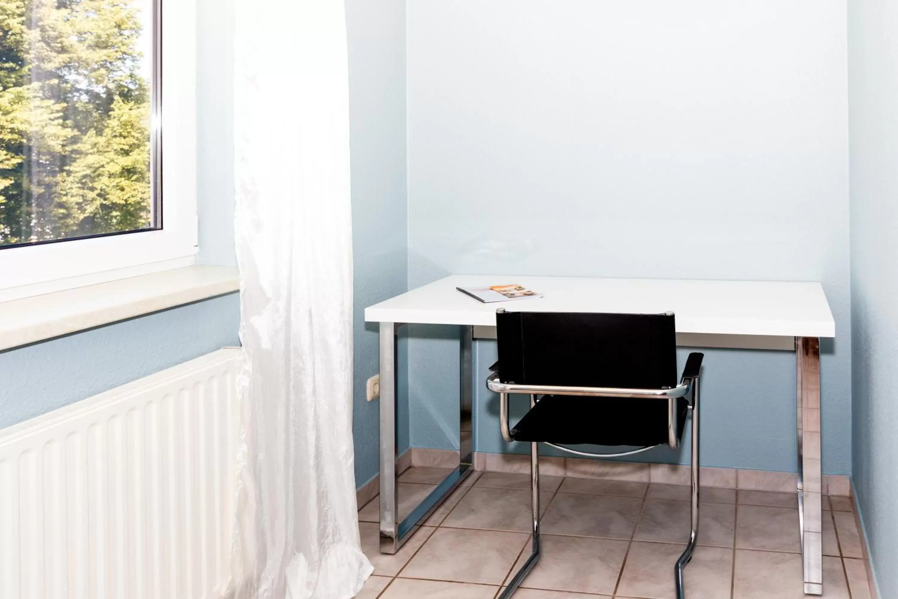 Business facilities, Dining Area in Apart Hotel Sarstedter Hof