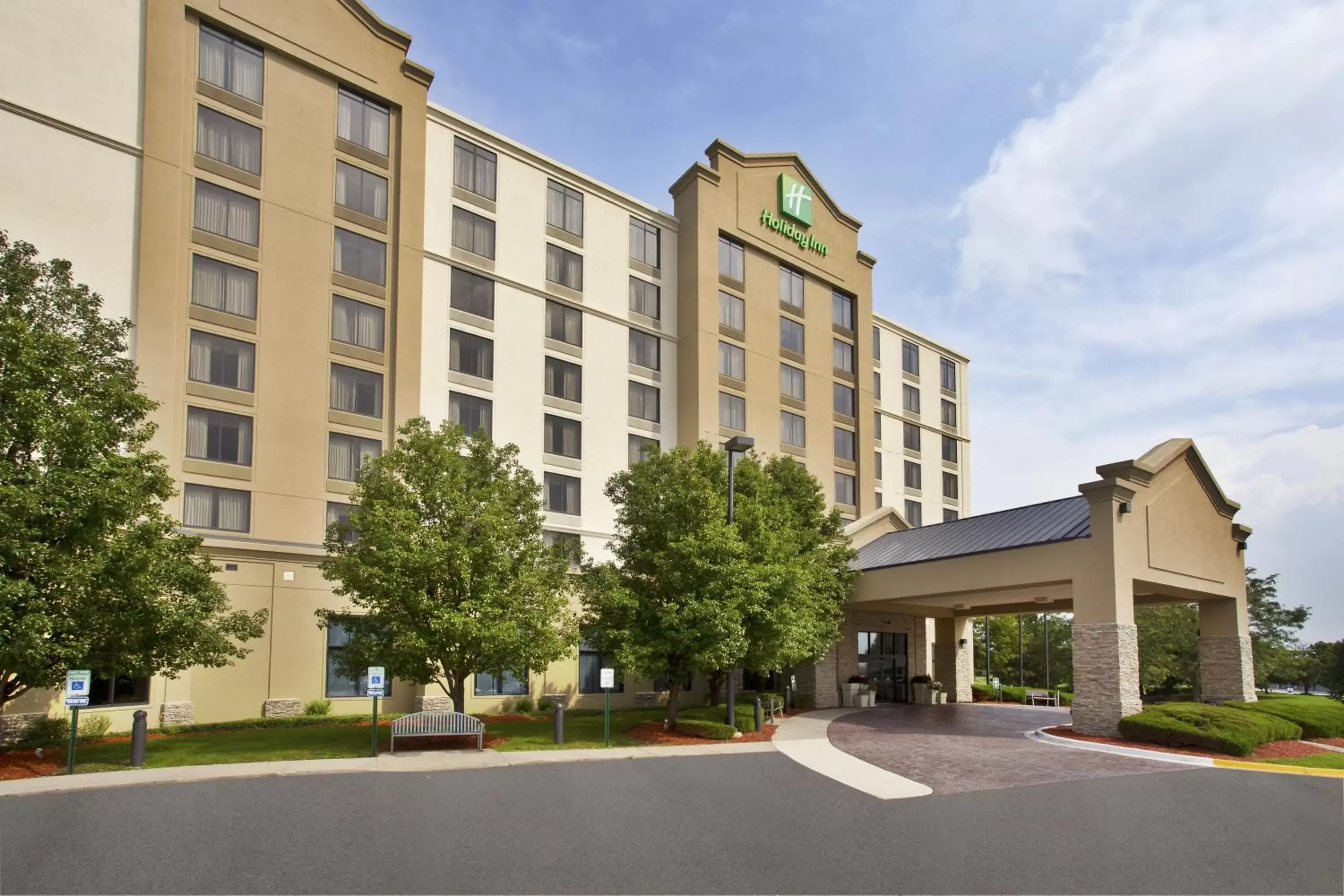 Property Building in Holiday Inn Hotel & Suites Chicago Northwest - Elgin, an IHG Hotel