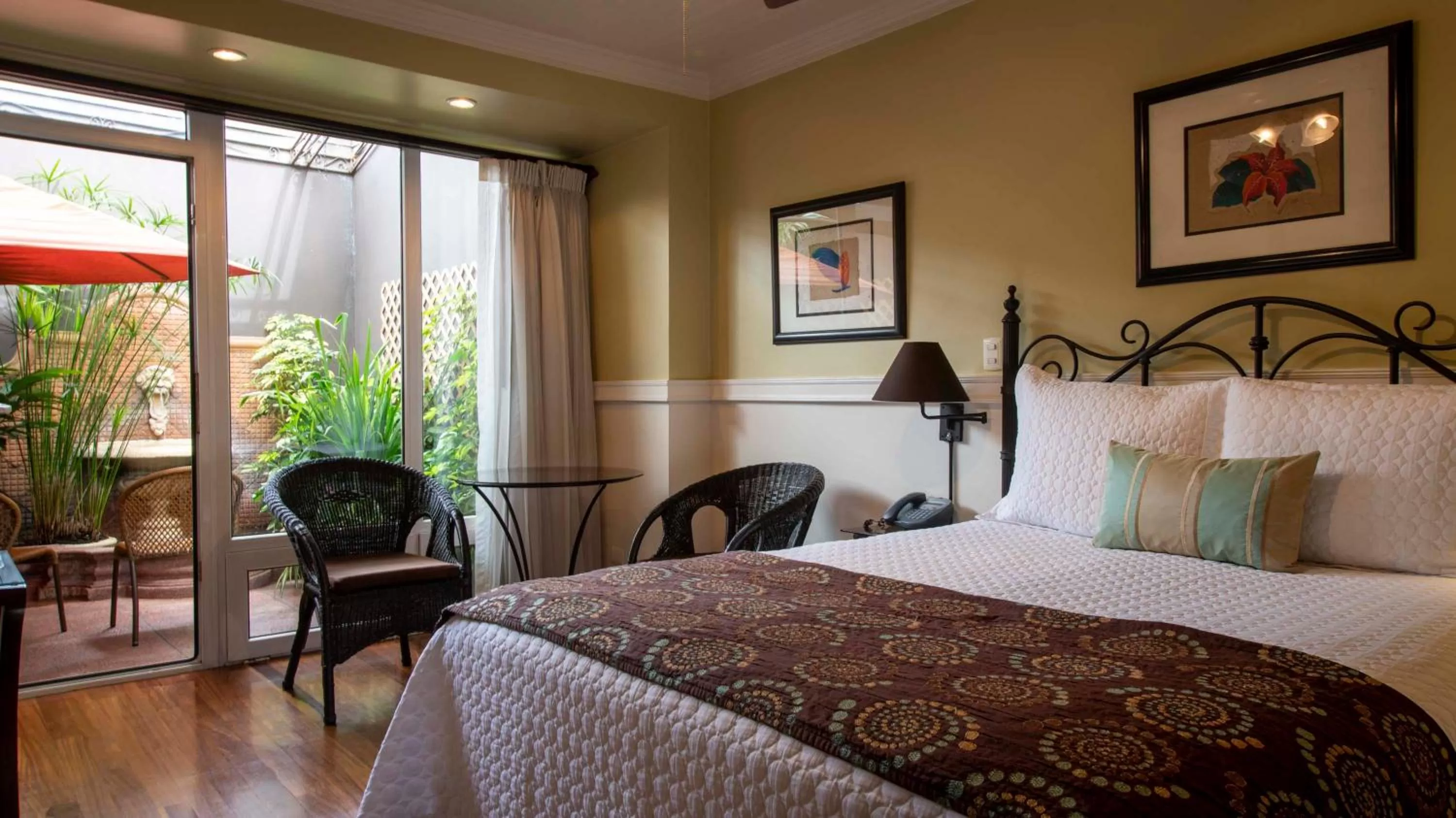 Deluxe Patio in Hotel Grano de Oro