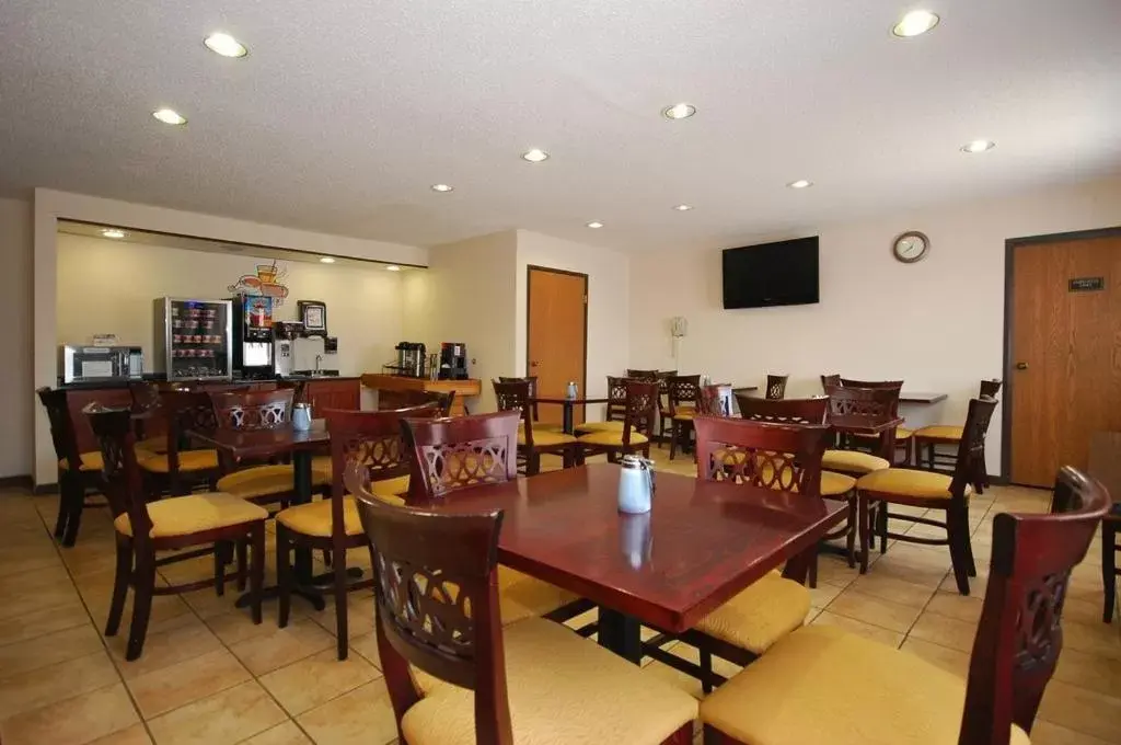 Coffee/tea facilities, Restaurant/Places to Eat in Baymont by Wyndham Delaware