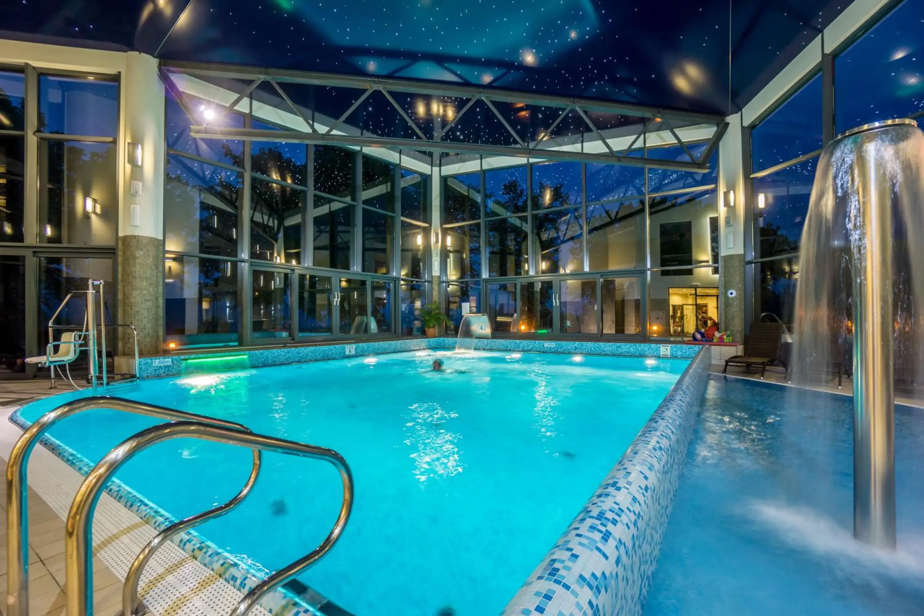 Night, Swimming Pool in Hotel Diament Ustron