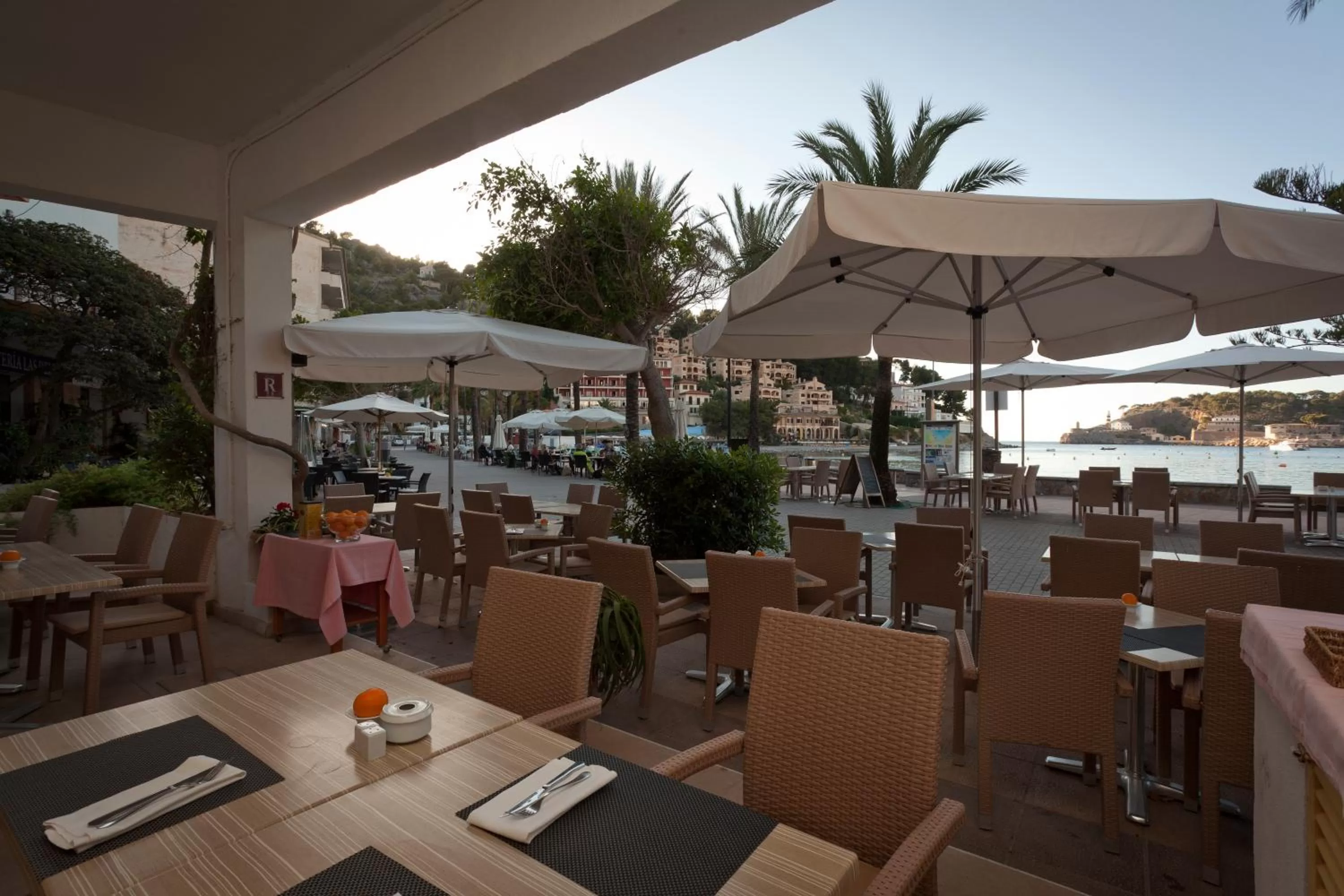 Restaurant/places to eat in Los Geranios