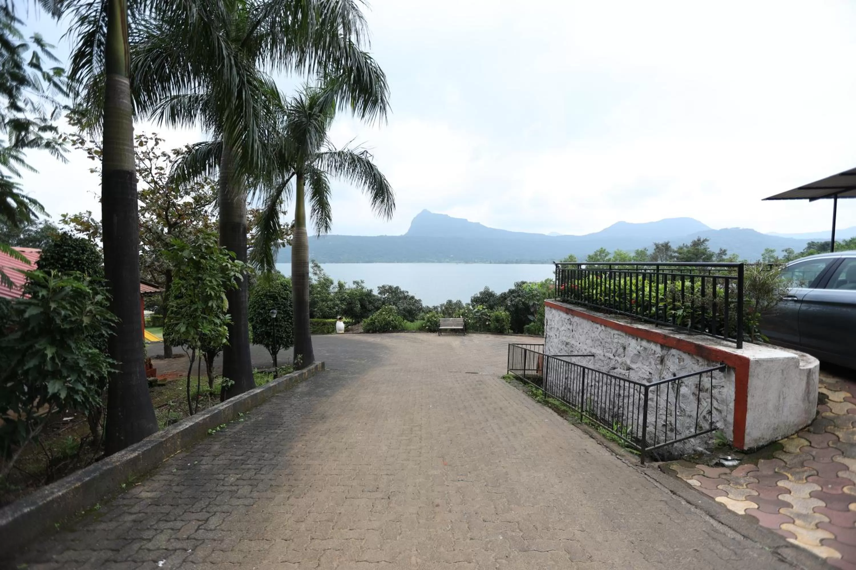 Jumbo Paradise, Pawna lake