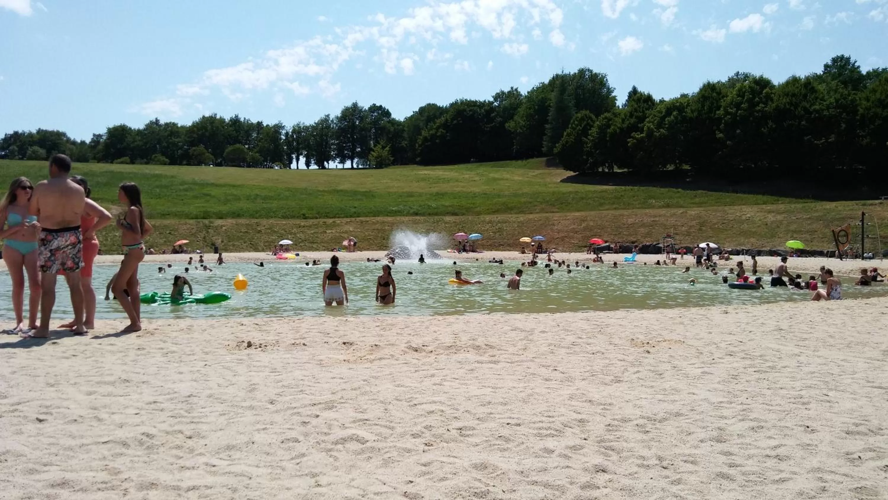 Restaurant/places to eat in 13 Bees