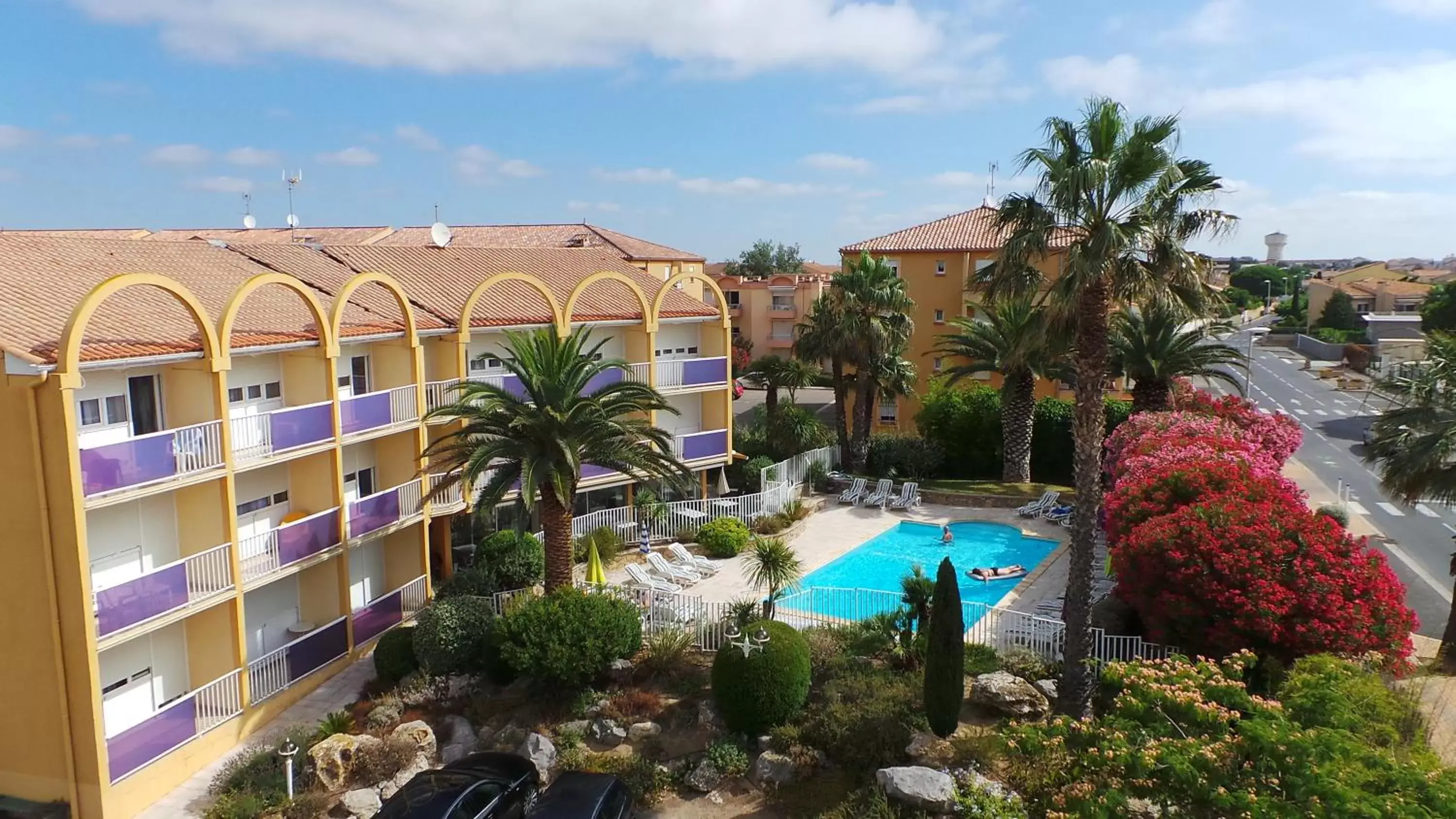 Swimming pool, Pool View in Hotel Albizzia