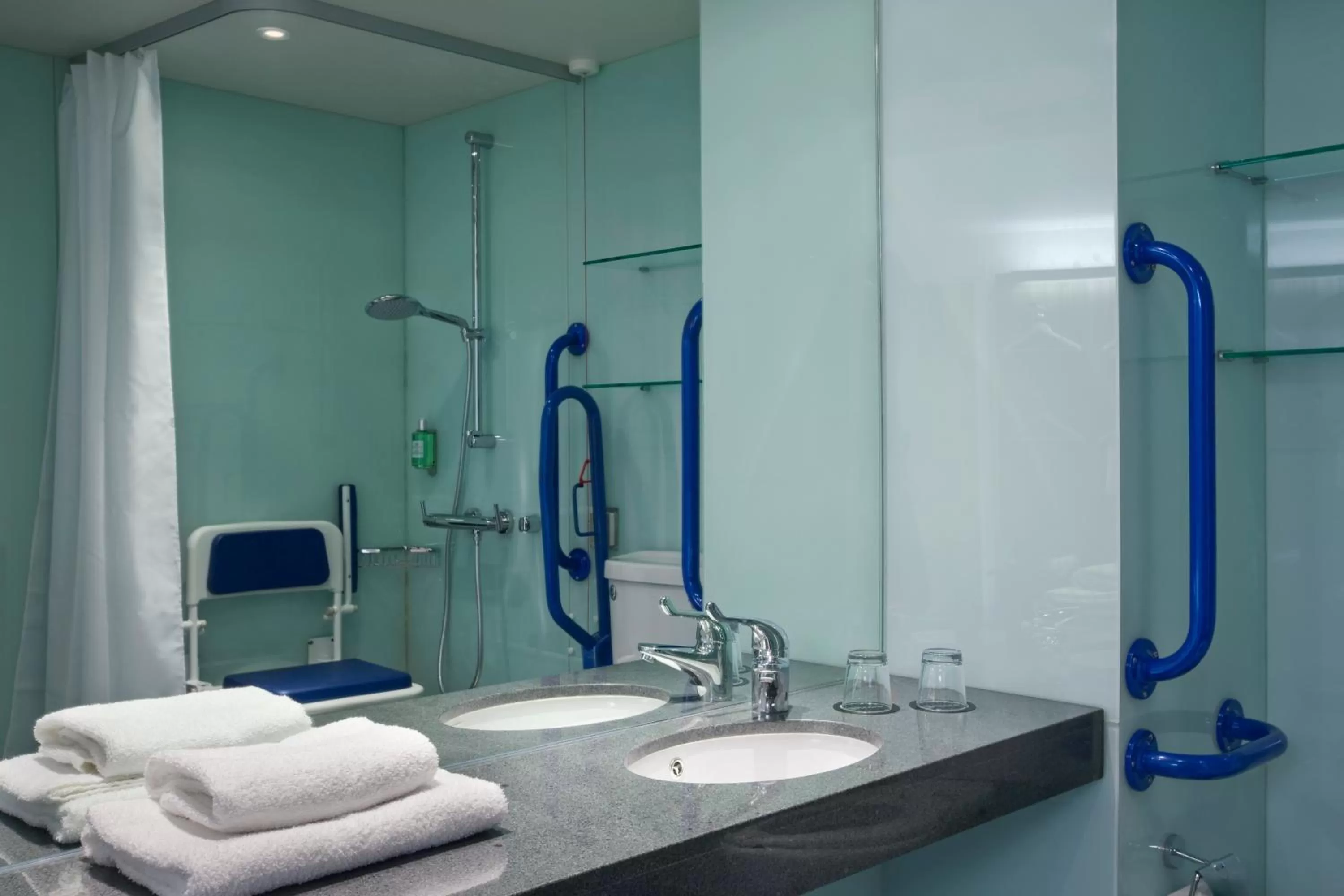 Bathroom in Ramada Encore Newcastle-Gateshead