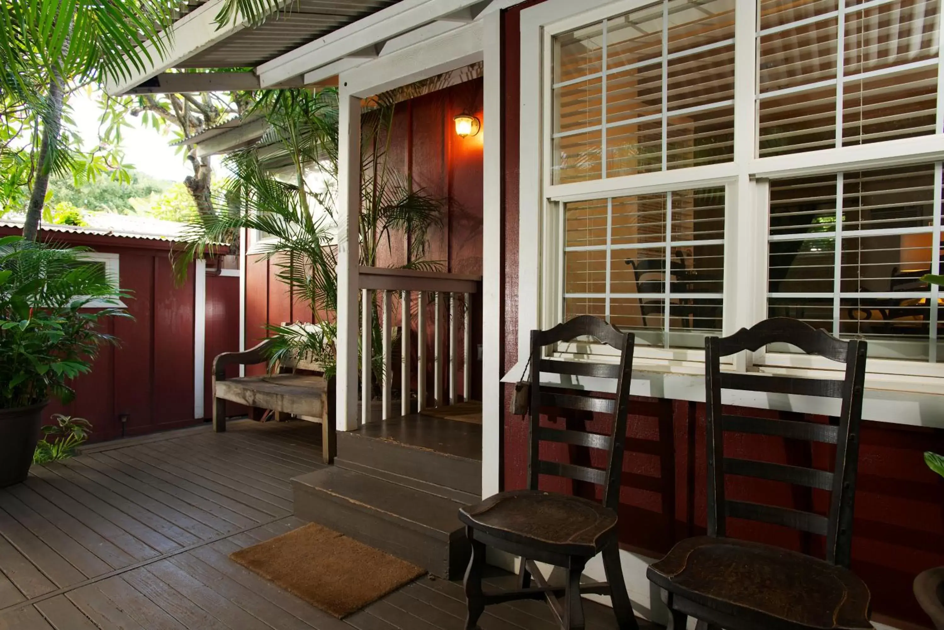 Patio, Restaurant/Places to Eat in Paia Inn