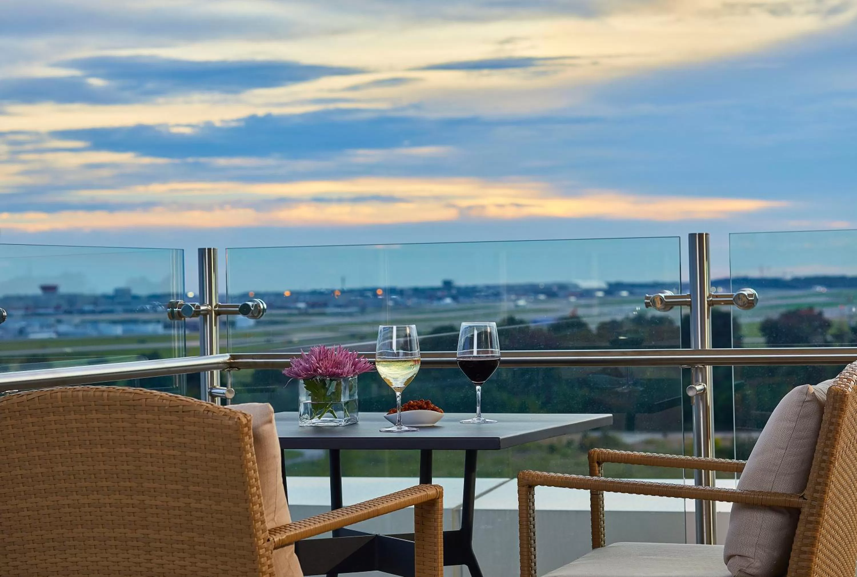 Restaurant/places to eat in Kimpton Overland Hotel - Atlanta Airport by IHG