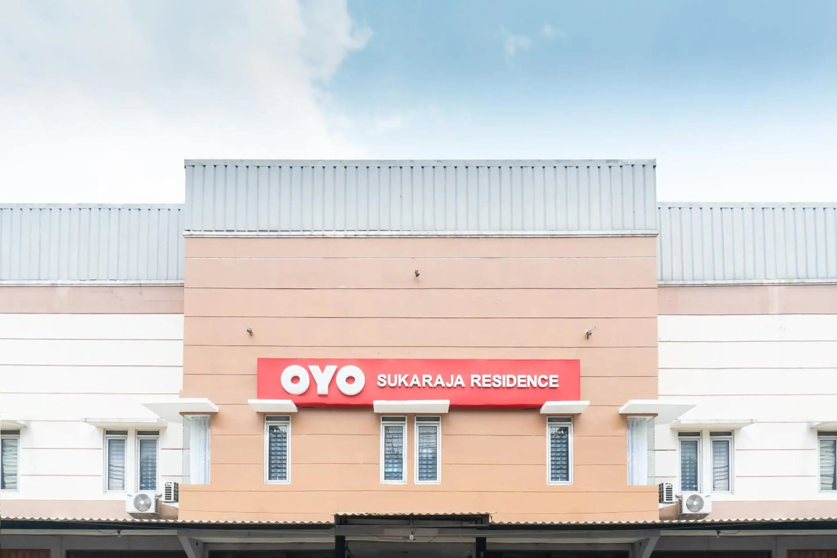 Facade/entrance, Property Building in Vaccinated Staff - OYO 617 Sukaraja Residence Syariah