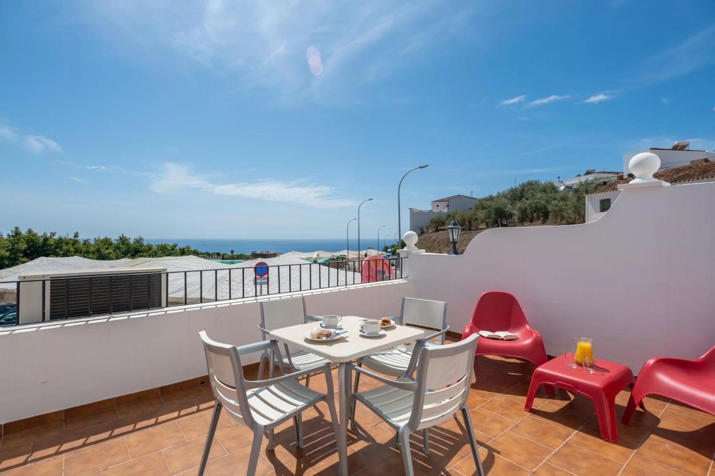 Balcony/Terrace in Apartahotel Playamaro by Dorobe