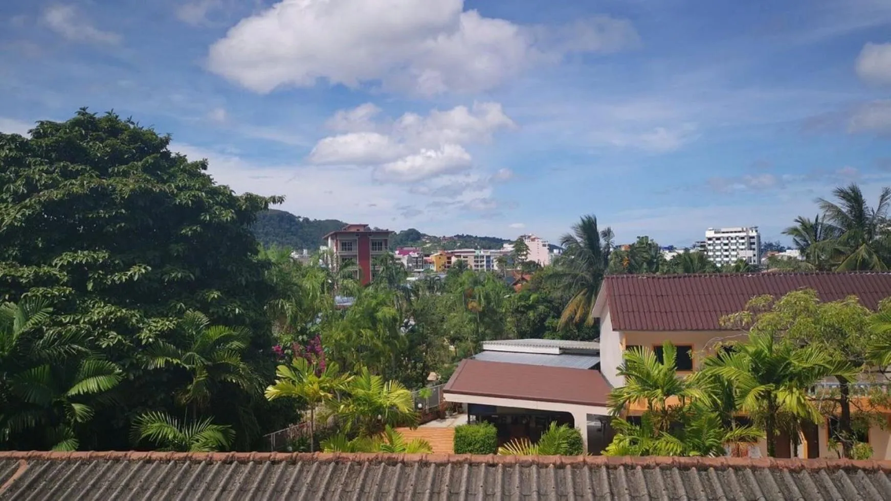 City view in Cozy Residence Nanai