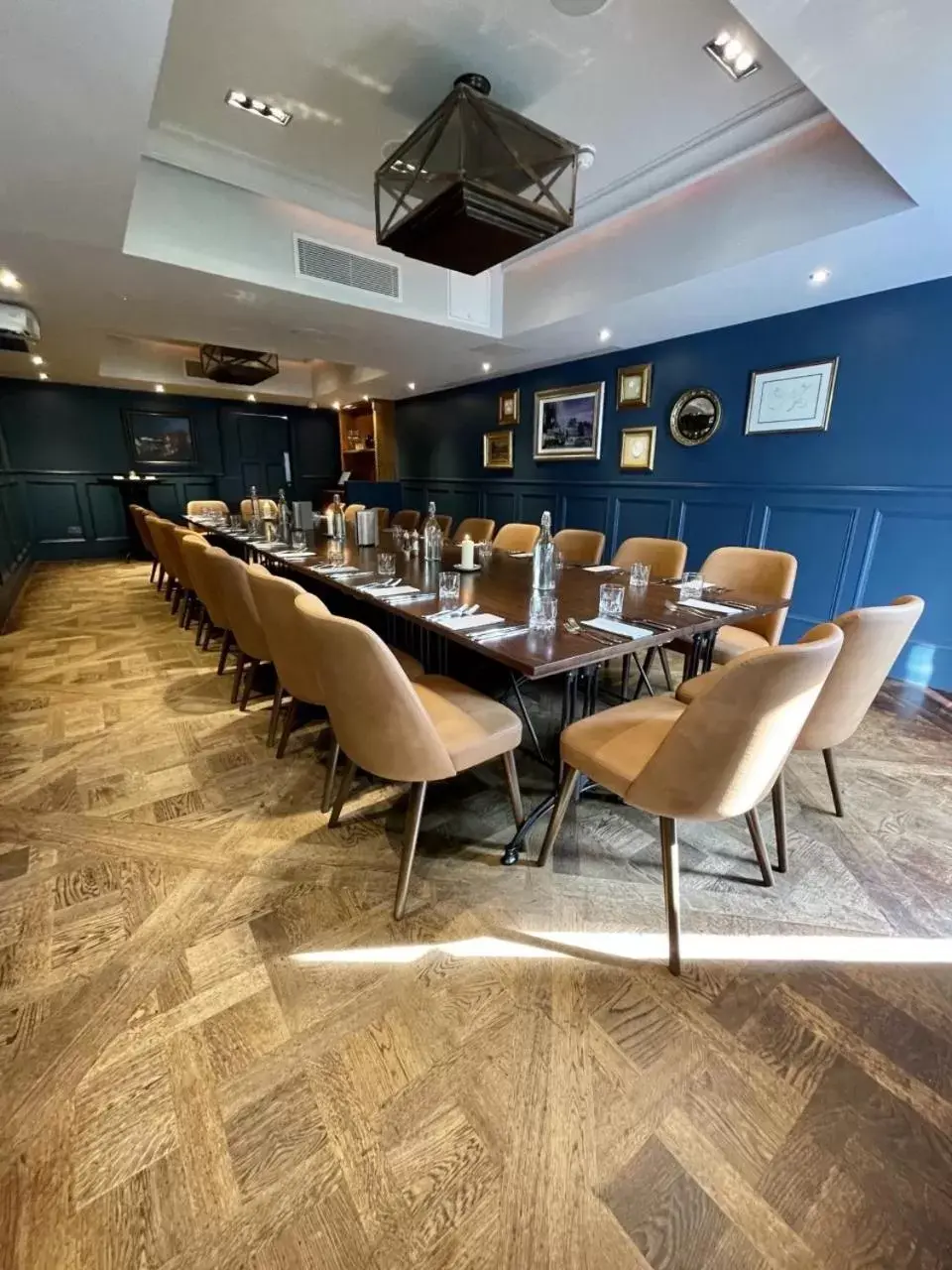 Meeting/conference room, Restaurant/Places to Eat in The Raeburn