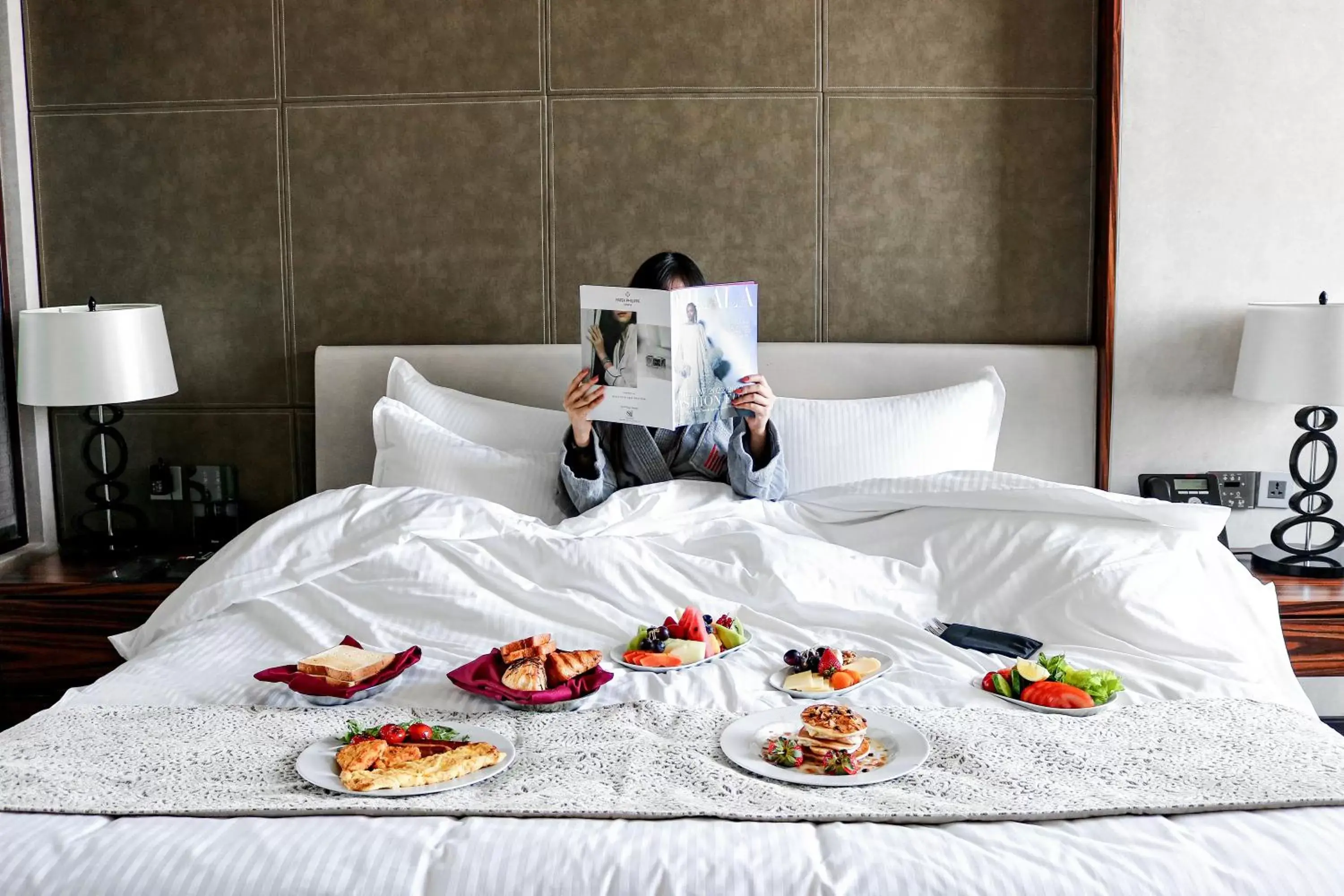 Breakfast, Bed in Millennium Plaza Doha