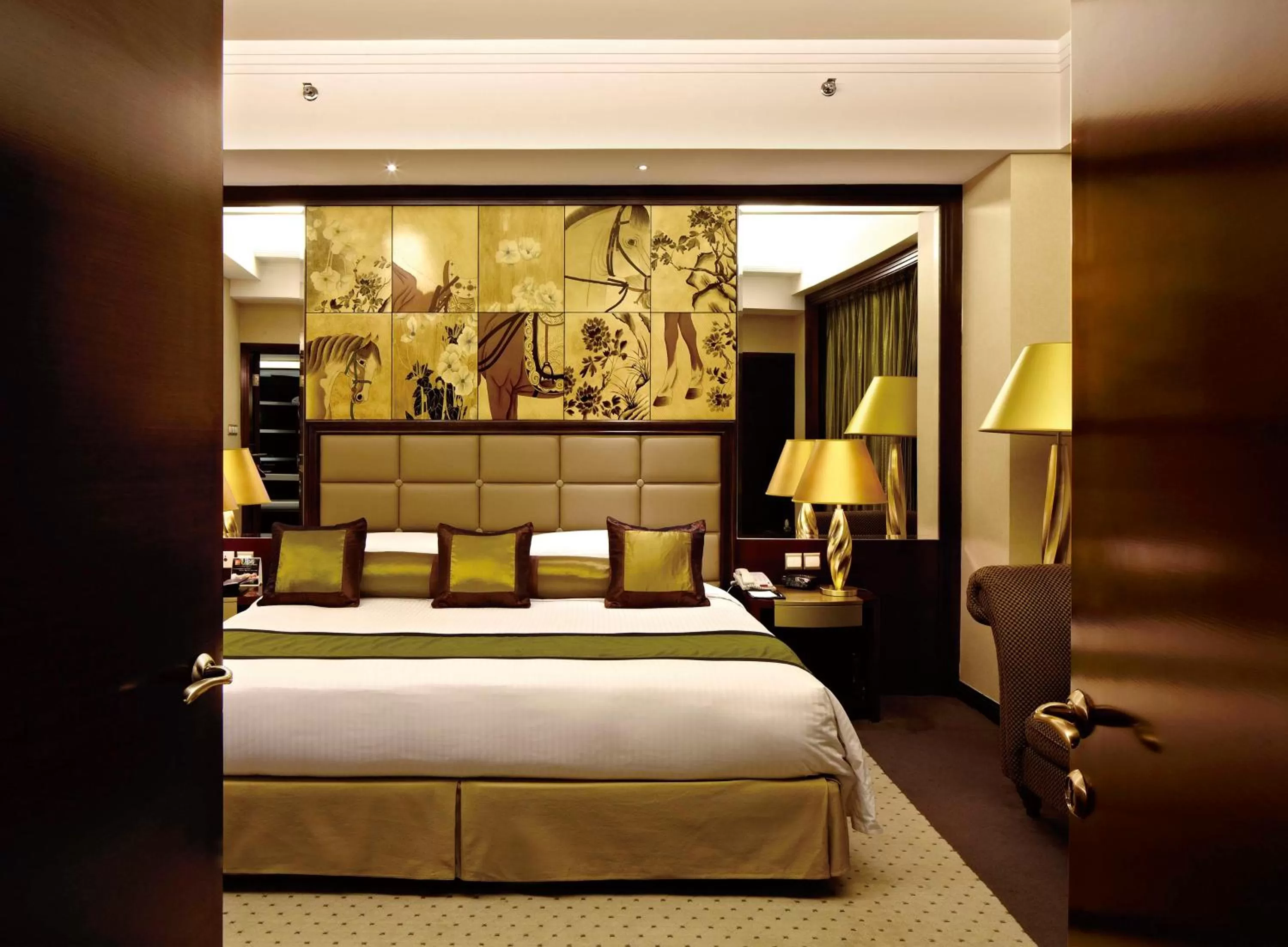 Bedroom in Kempinski Hotel Shenzhen