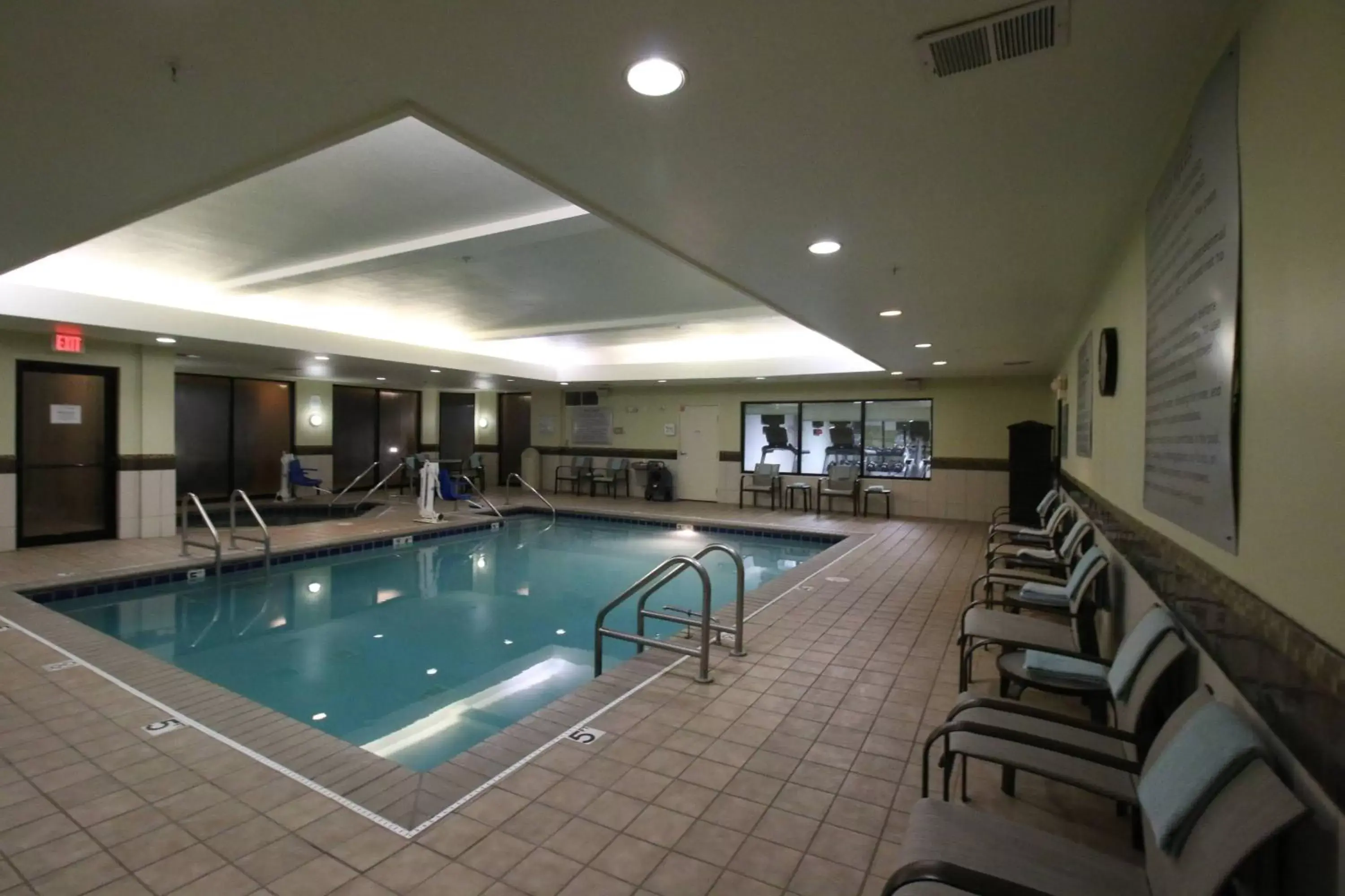 Swimming Pool in Courtyard by Marriott Indianapolis South