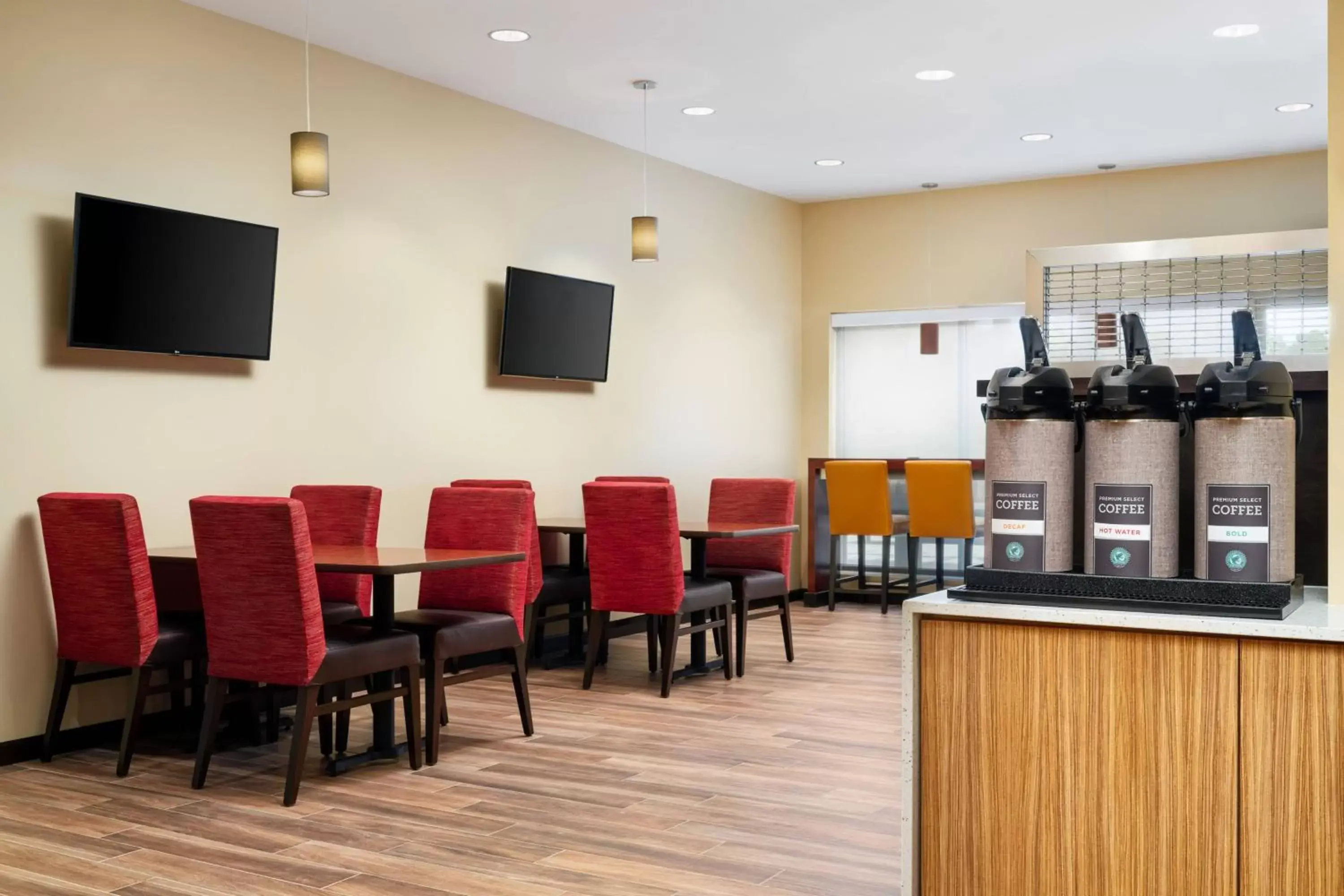 Breakfast, Restaurant/Places to Eat in TownePlace Suites by Marriott Leesburg