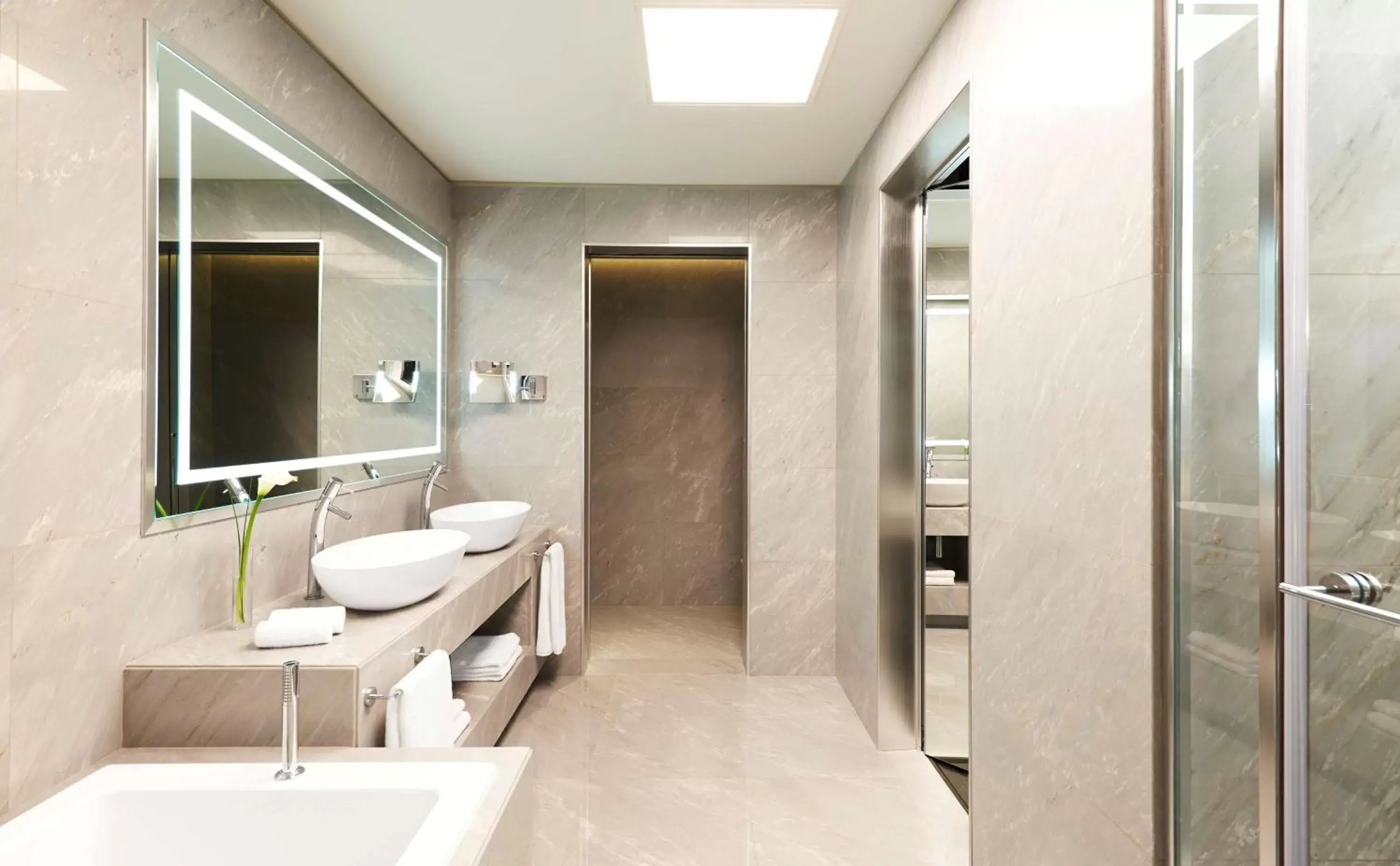 Bathroom in Excelsior Hotel Gallia, a Luxury Collection Hotel, Milan