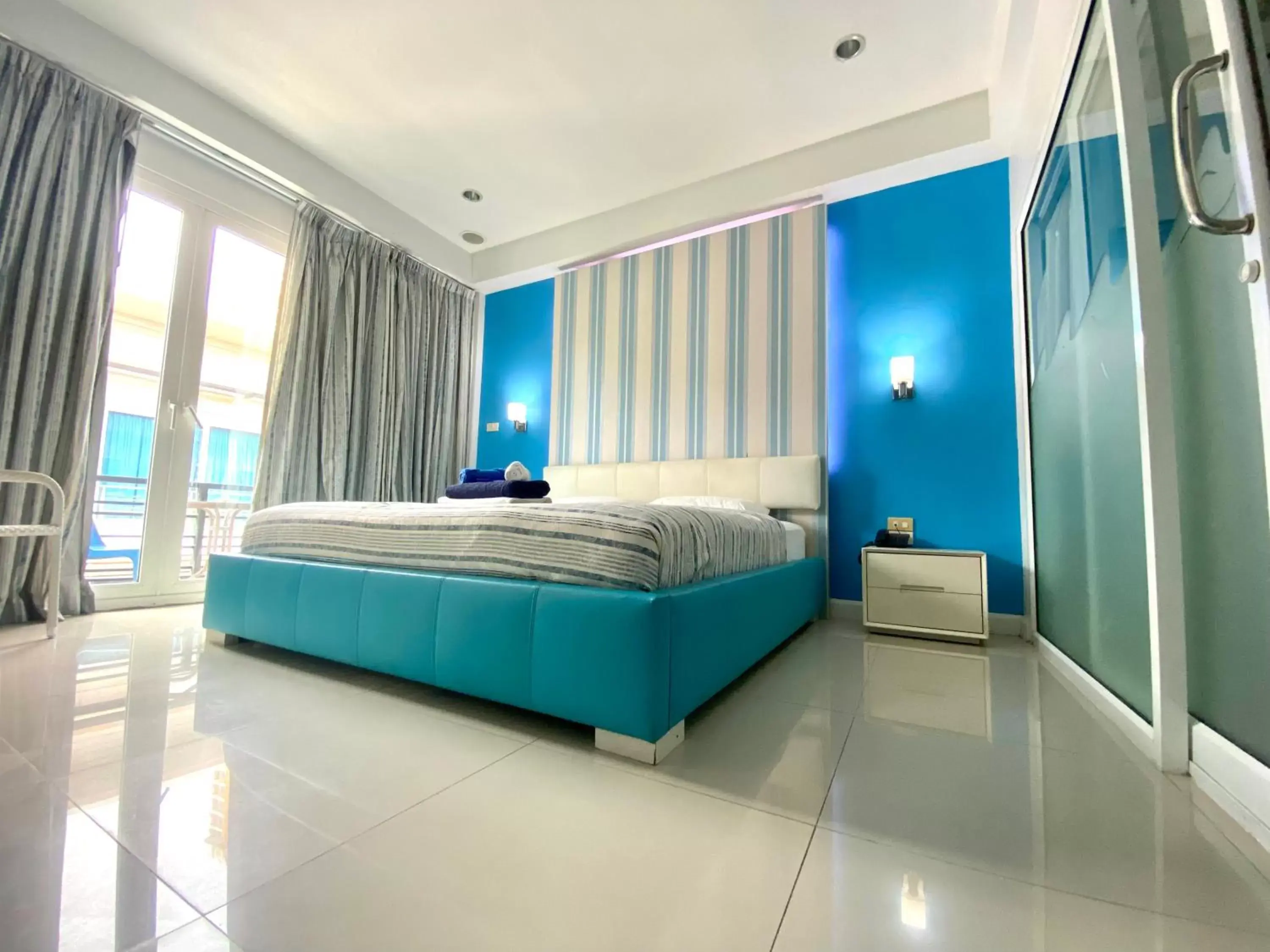 Bed in Access Inn Pattaya