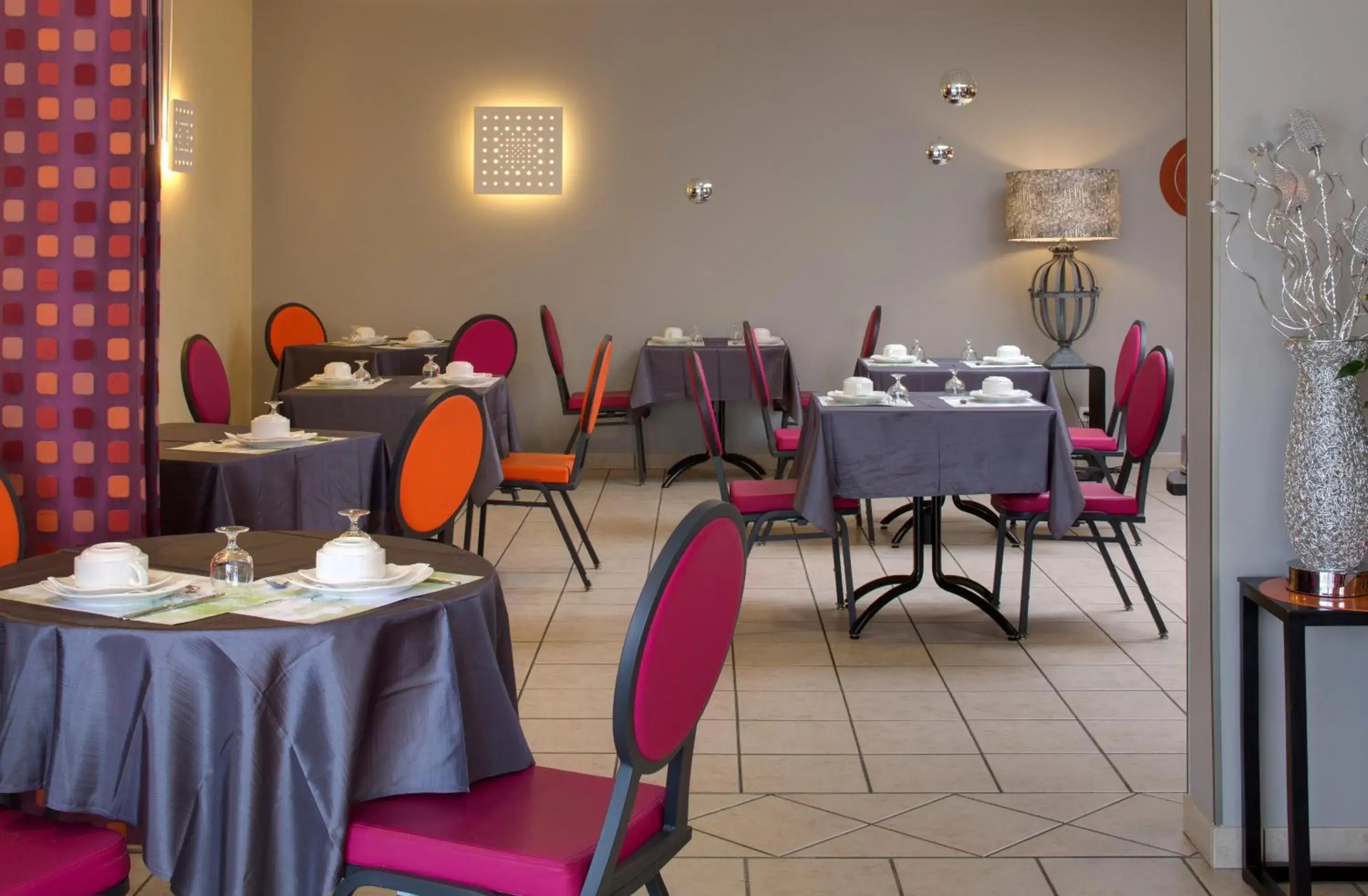 Buffet breakfast, Restaurant/Places to Eat in The Originals Boutique, Hotel Le Pariou, Issoire (Qualys-Hotel)