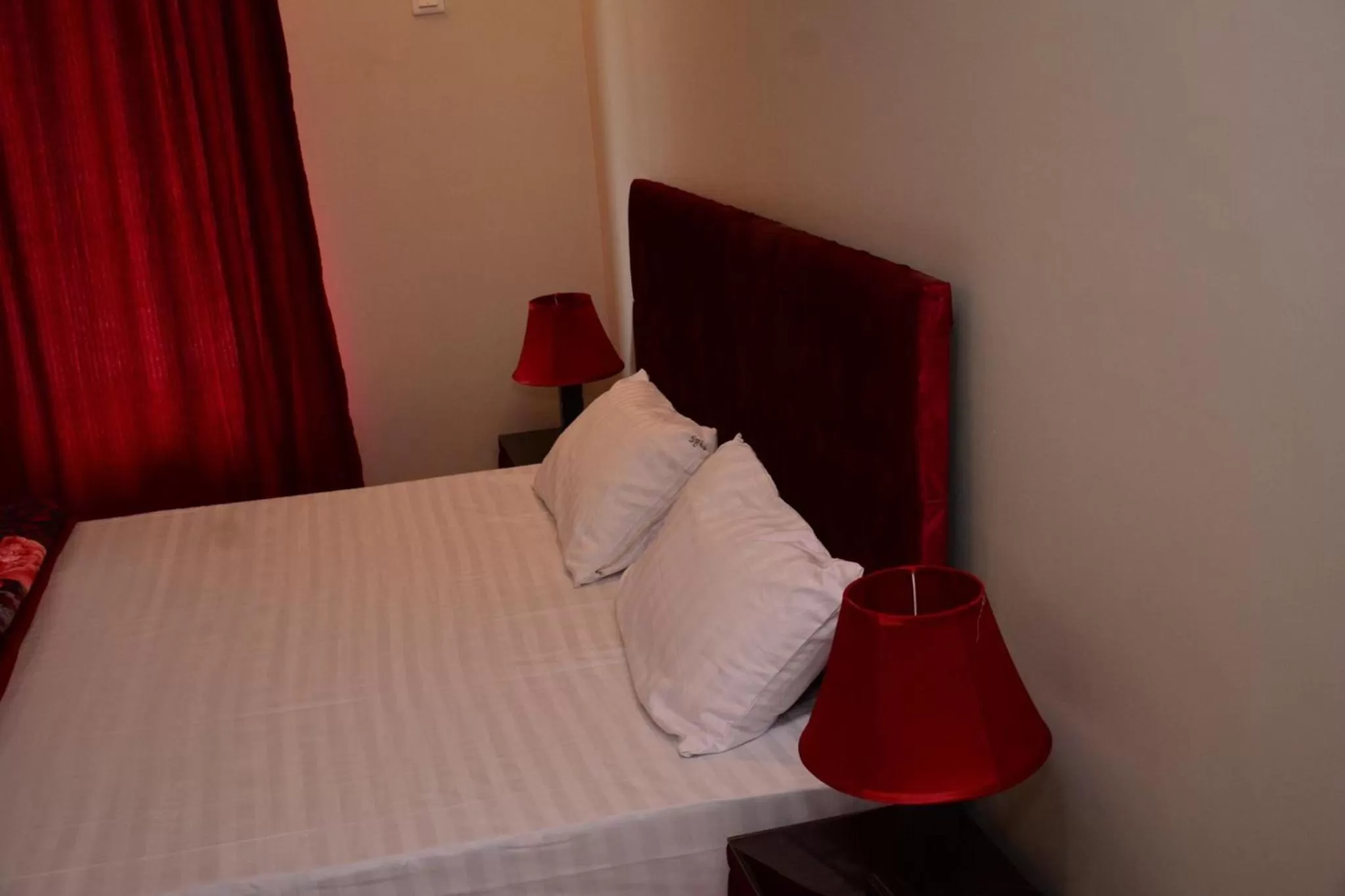 Bed in Hotel La Orilla Muzaffarabad