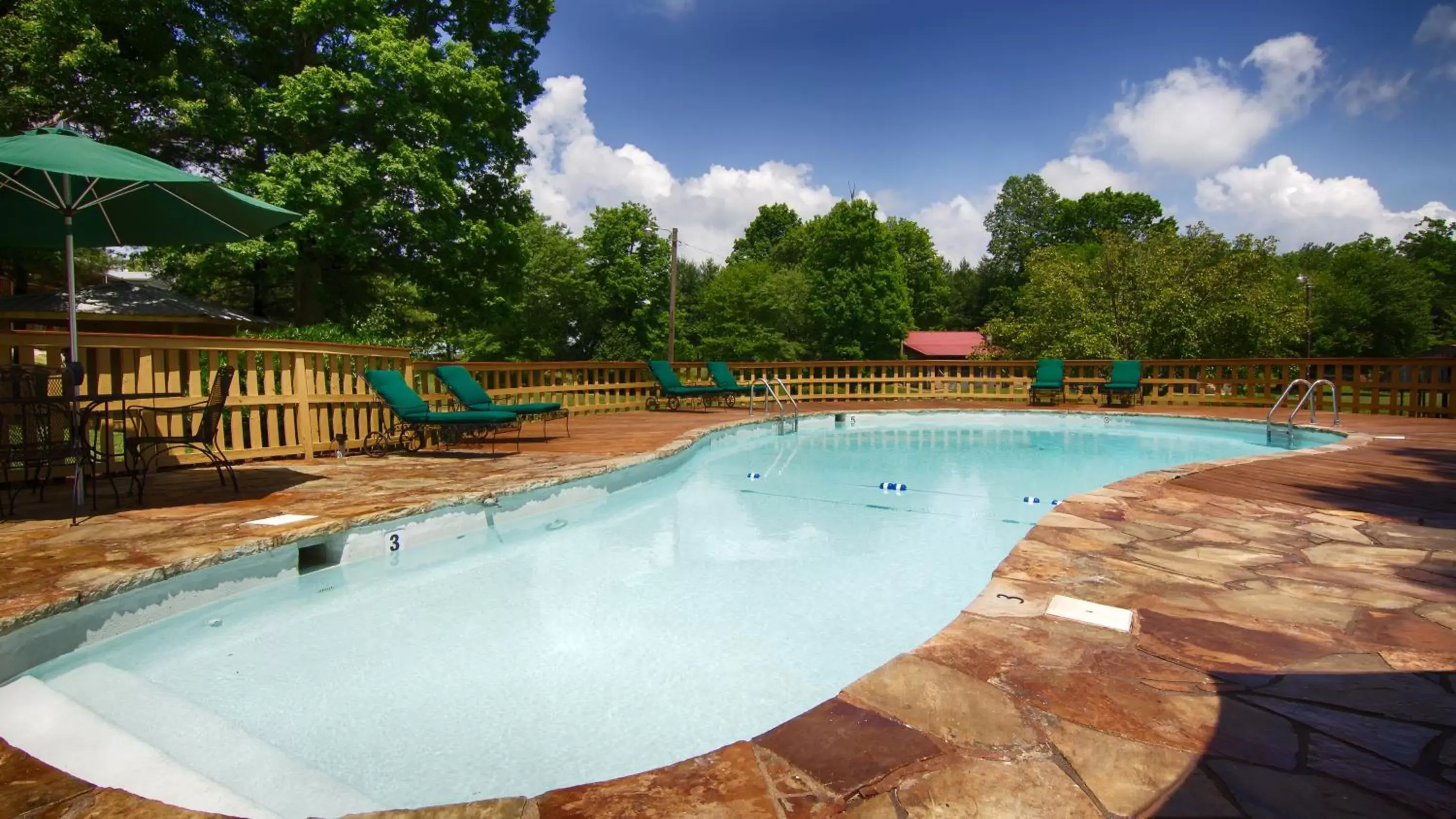 Swimming Pool in The Smoke House Lodge