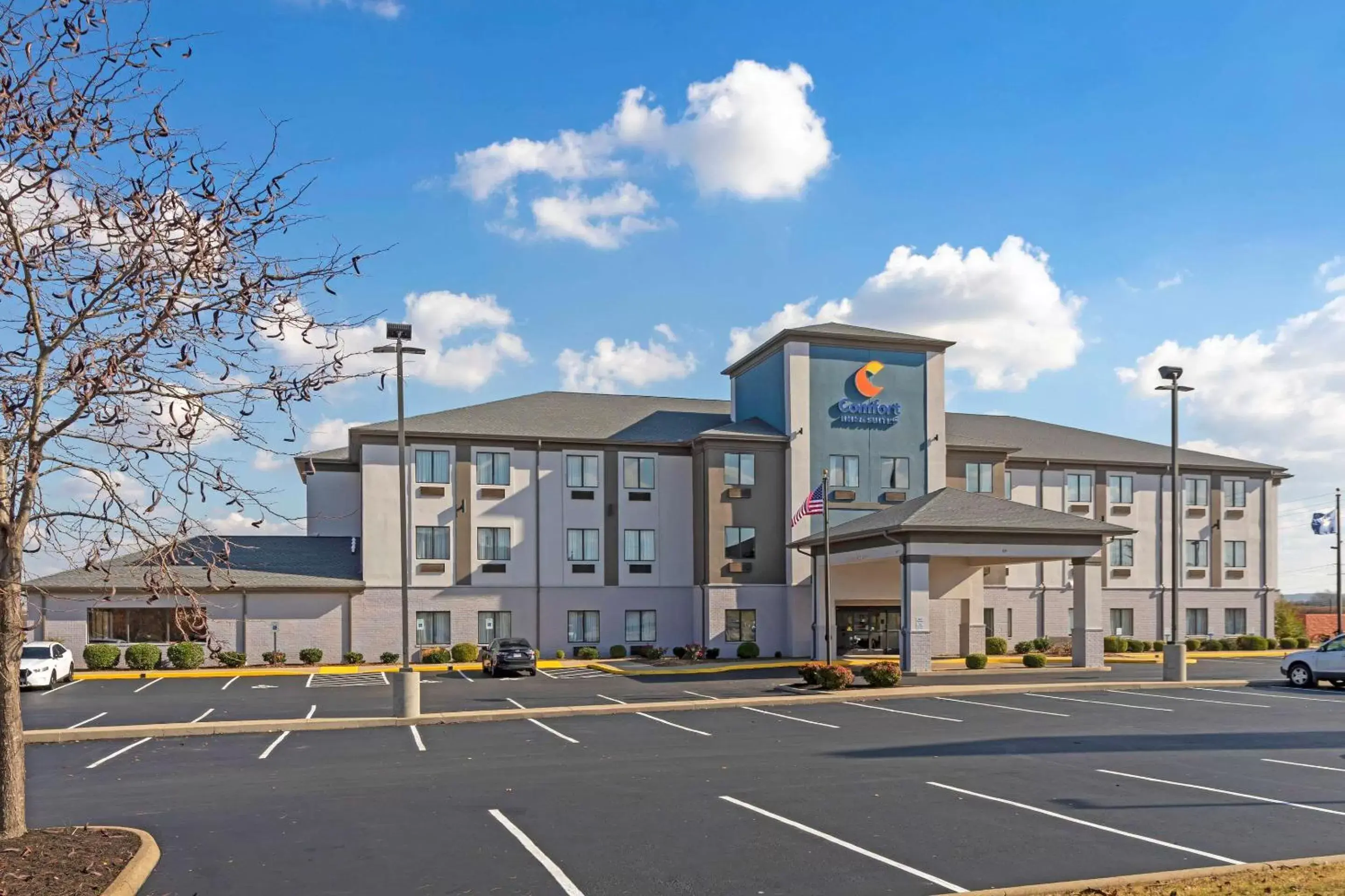 Property Building in Comfort Inn & Suites Cave City