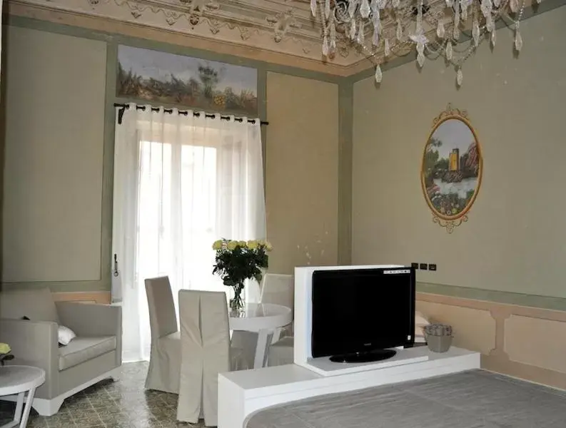 Day, TV/Entertainment Center in Hotel Palazzo Fortunato