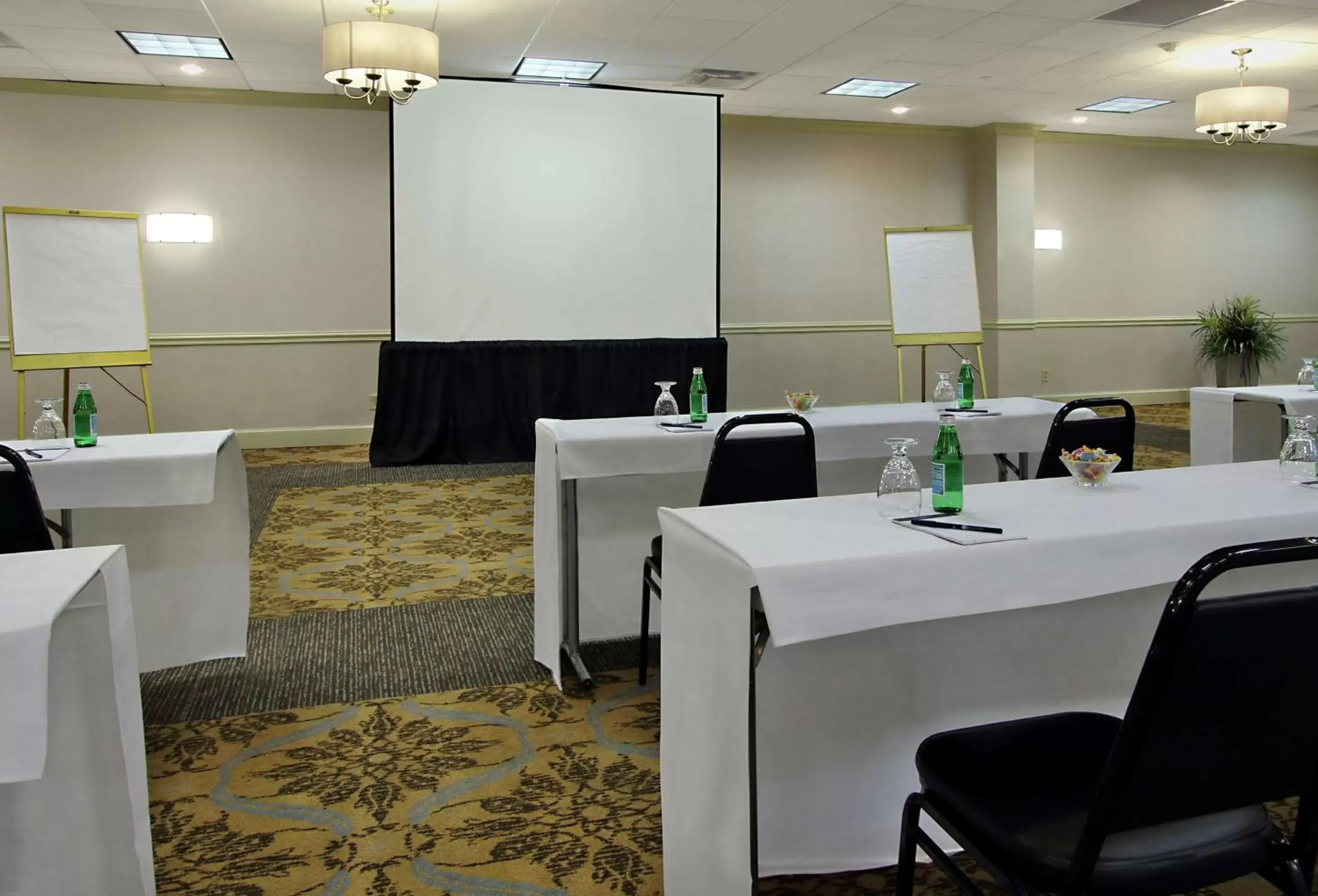 Meeting/conference room in DoubleTree by Hilton Mahwah