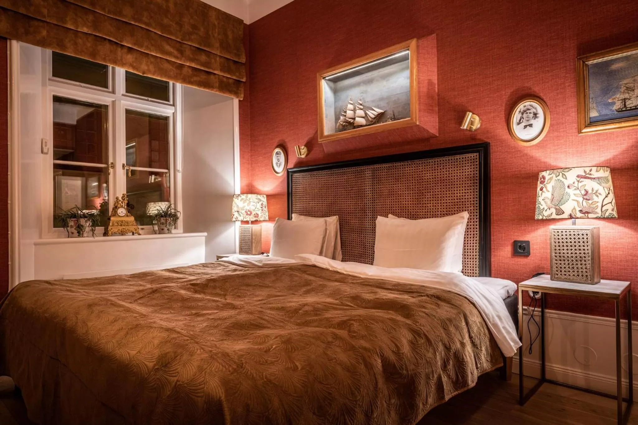 Bedroom, Bed in Victory Hotel