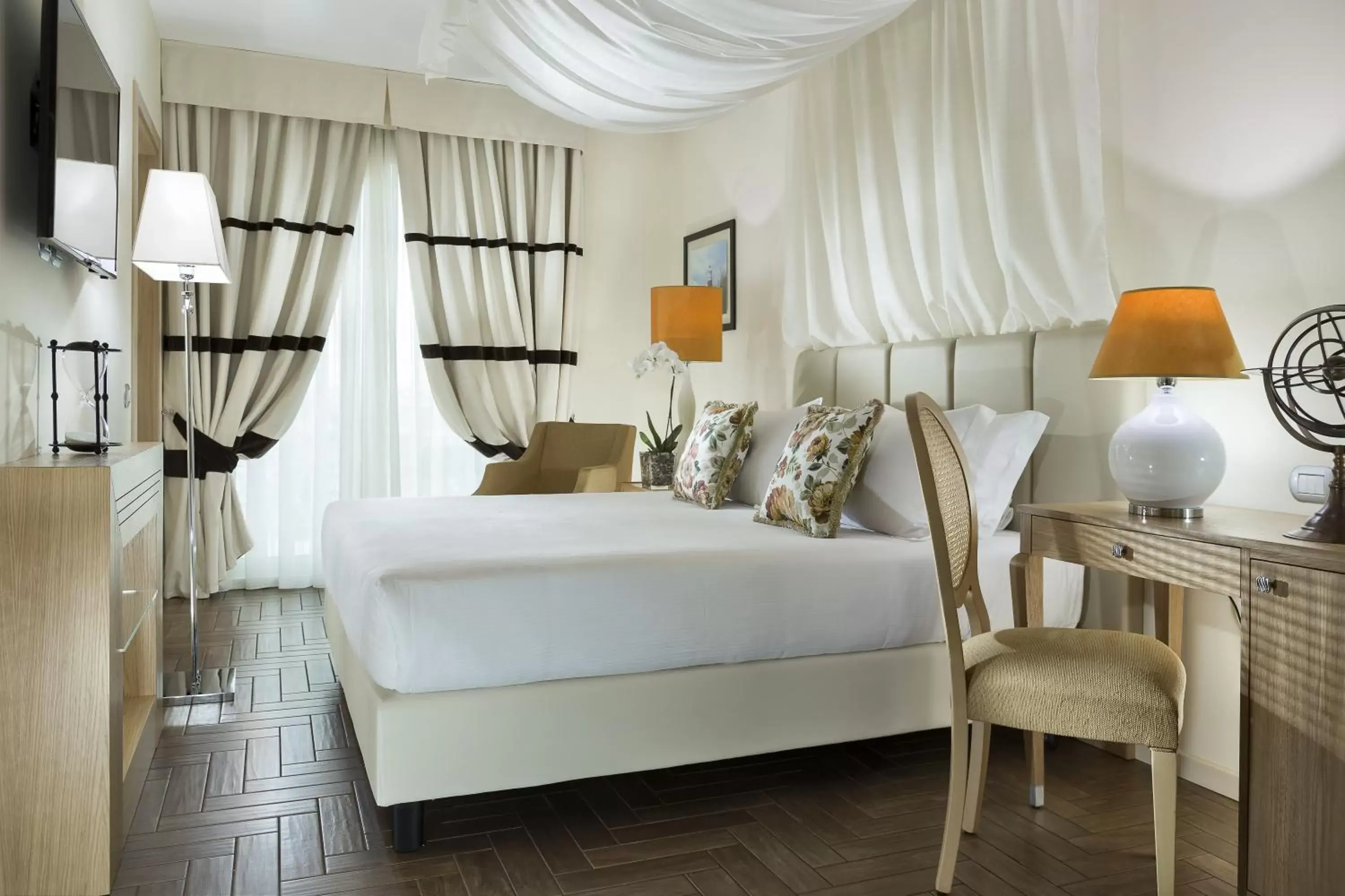 Photo of the whole room, Bed in Erbavoglio Hotel