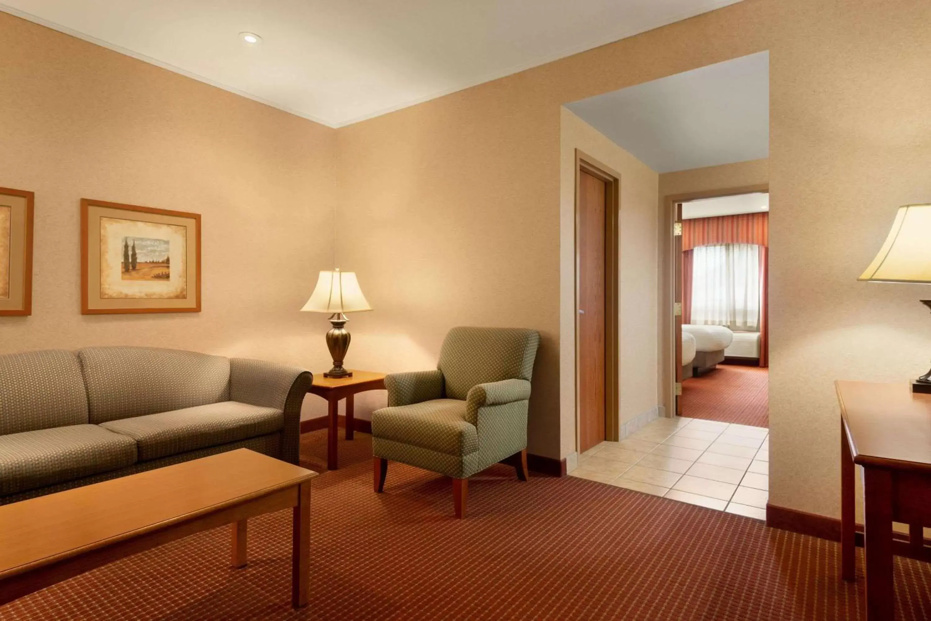 Photo of the whole room, Seating Area in Days Inn by Wyndham Swift Current