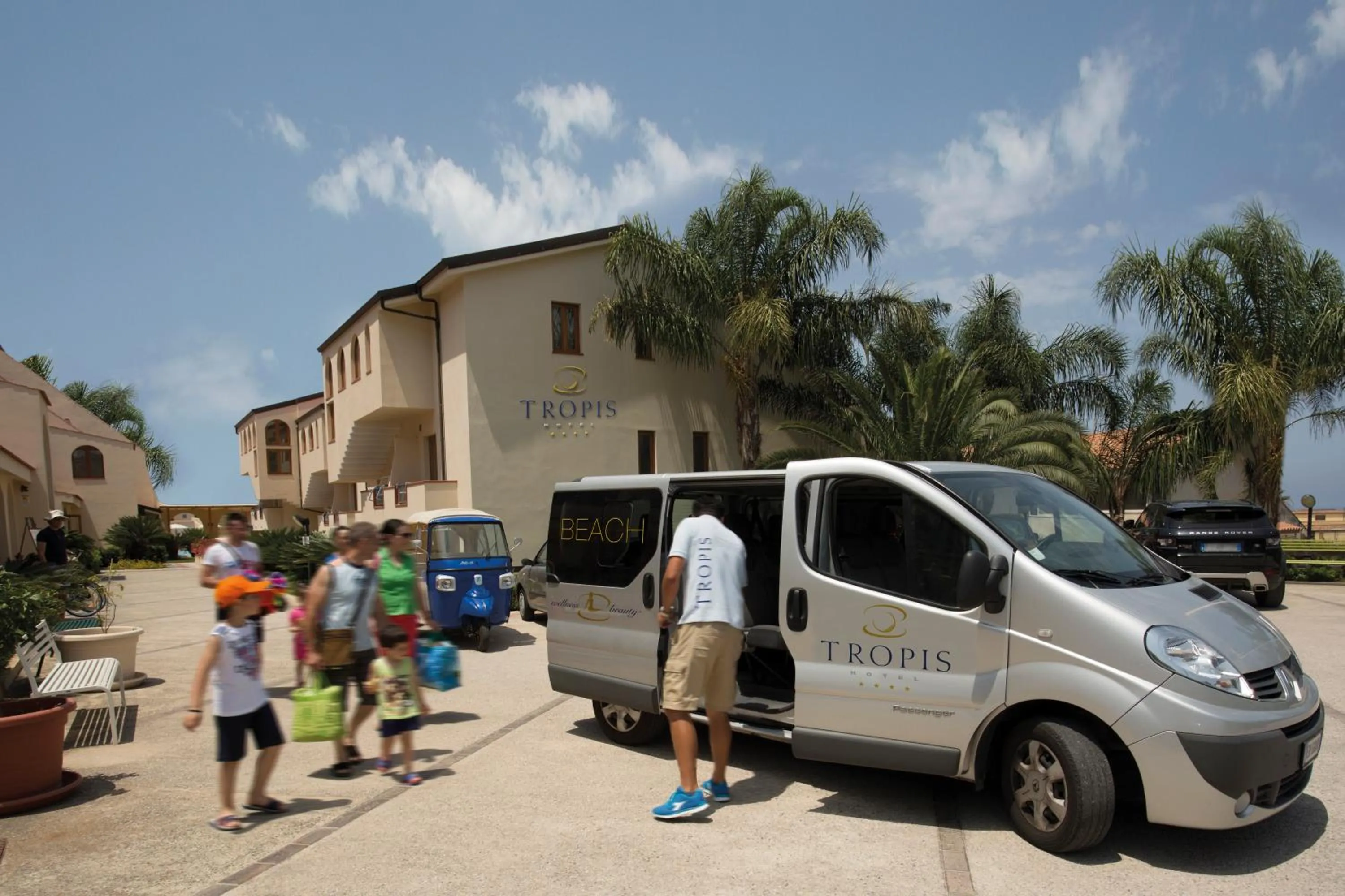 Beach in Tropis Hotel