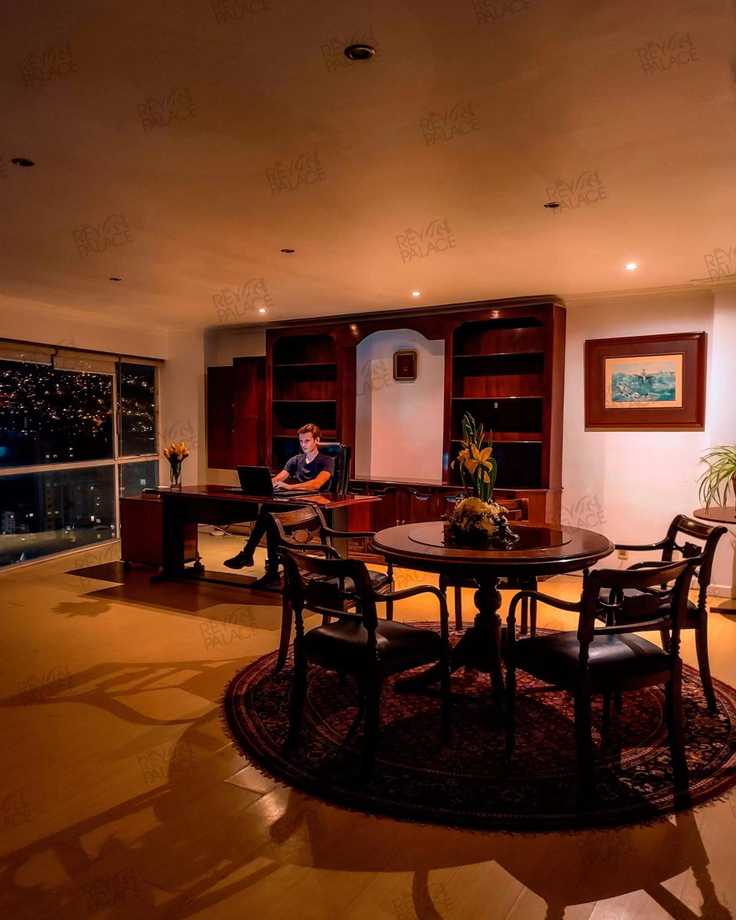 Meeting/conference room in El Rey Palace Hotel