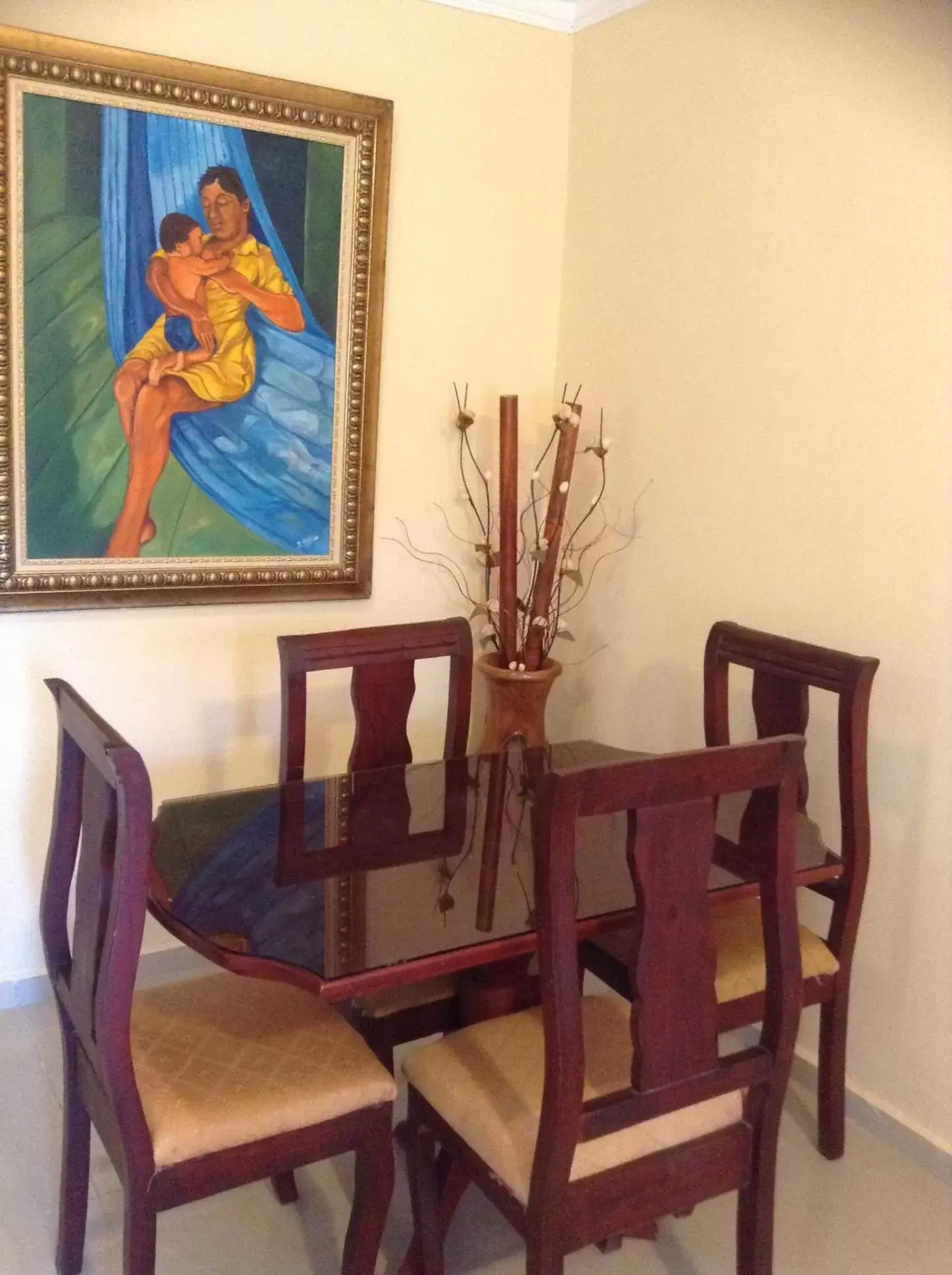 Dining Area in White Sands shared apartments