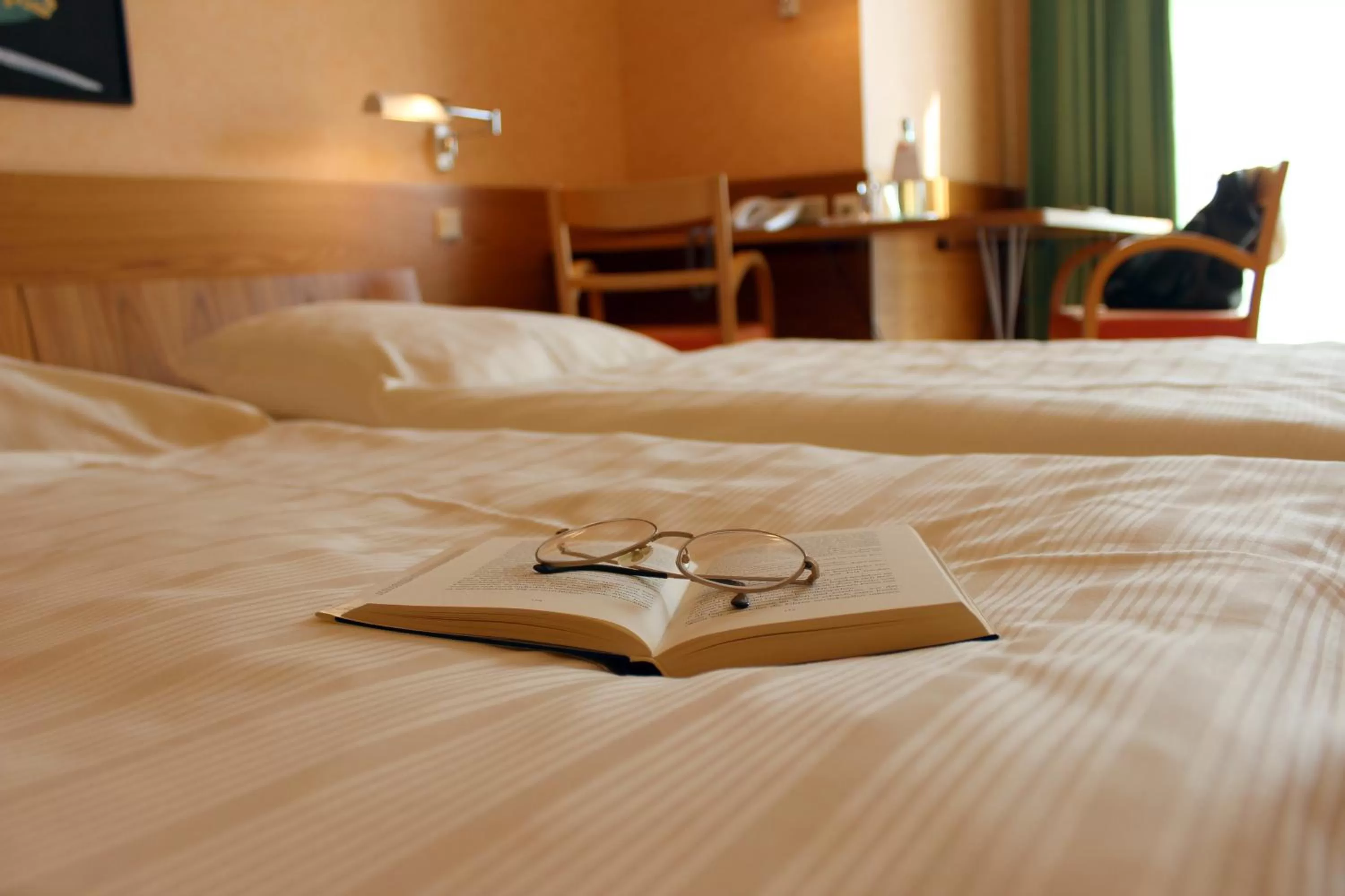 Decorative detail, Bed in An der Persiluhr Stadt-gut-Hotel
