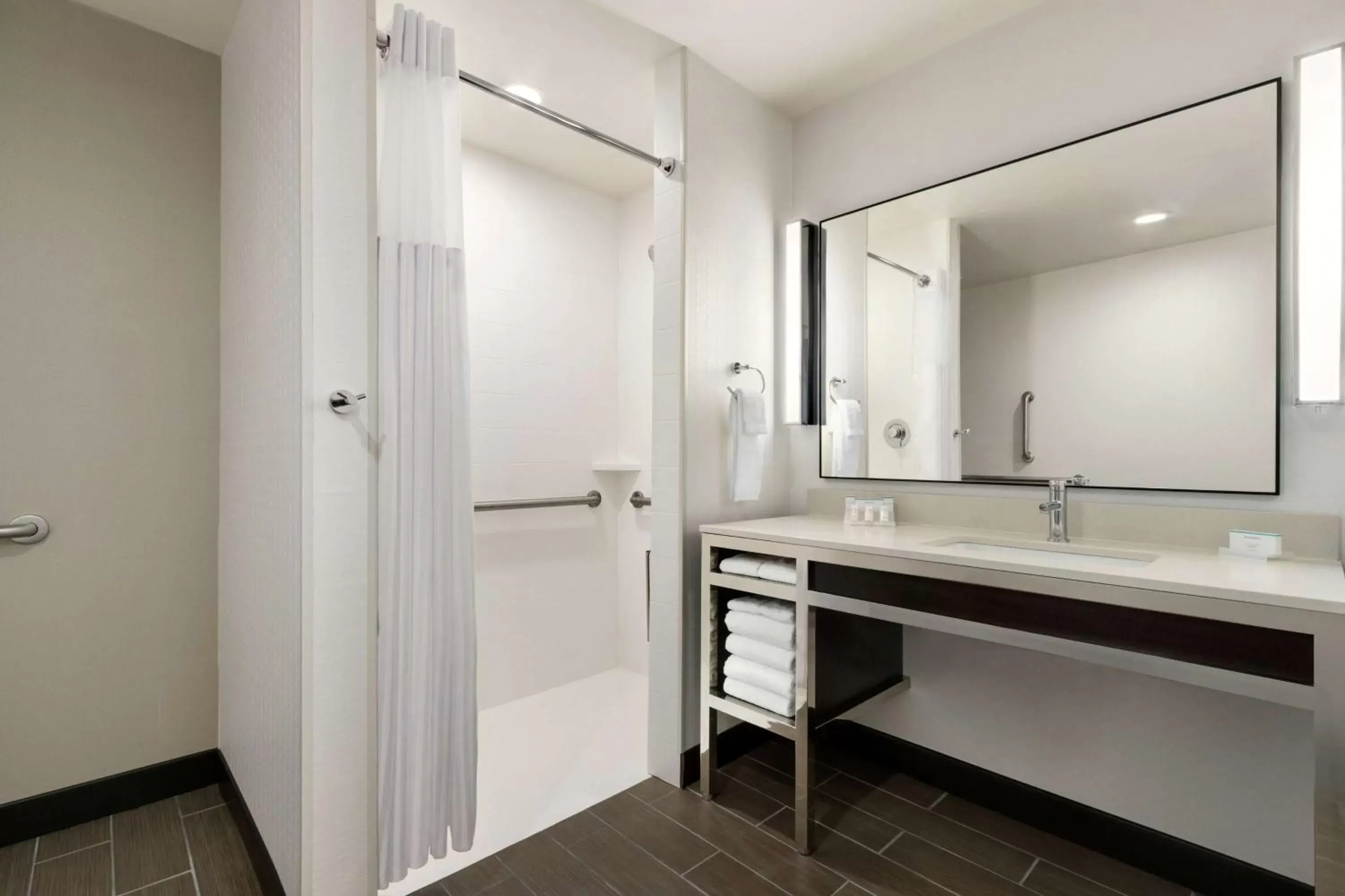 Bathroom in Hilton Garden Inn Medford