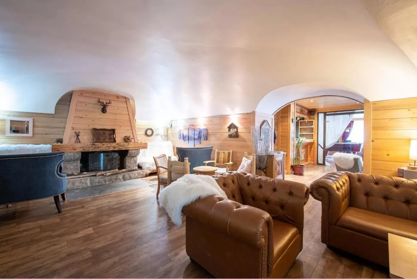 Lounge or bar, Seating Area in Hotel La Montagne